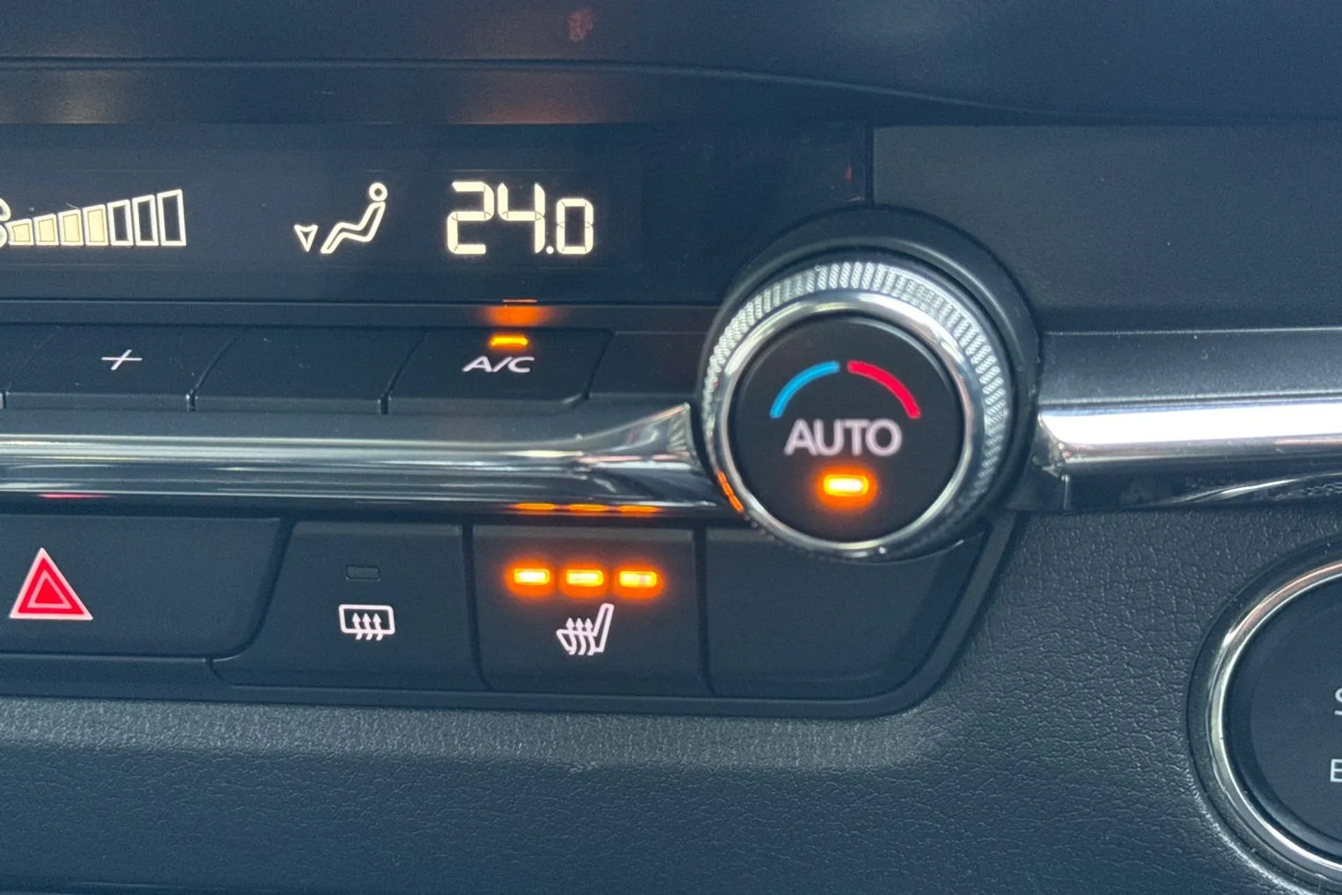 MAZDA CX-30 thumbnail image number 25