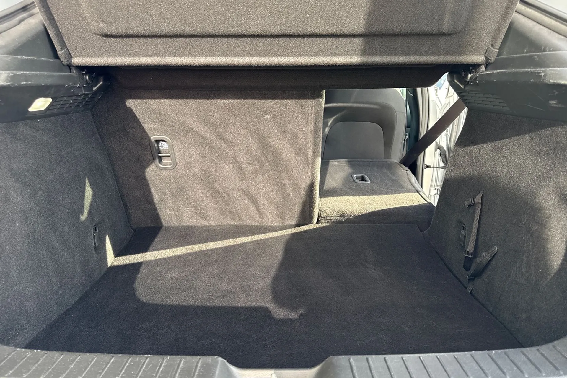 MAZDA CX-30 thumbnail image number 36