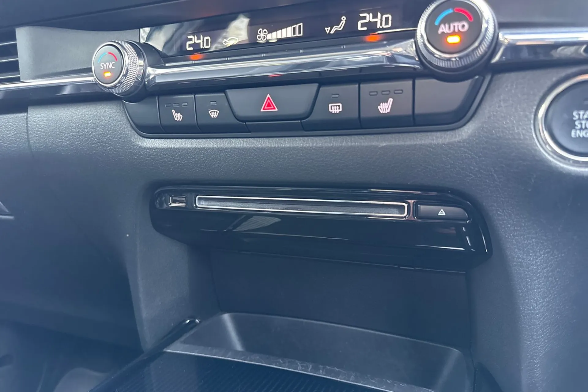 MAZDA CX-30 thumbnail image number 27