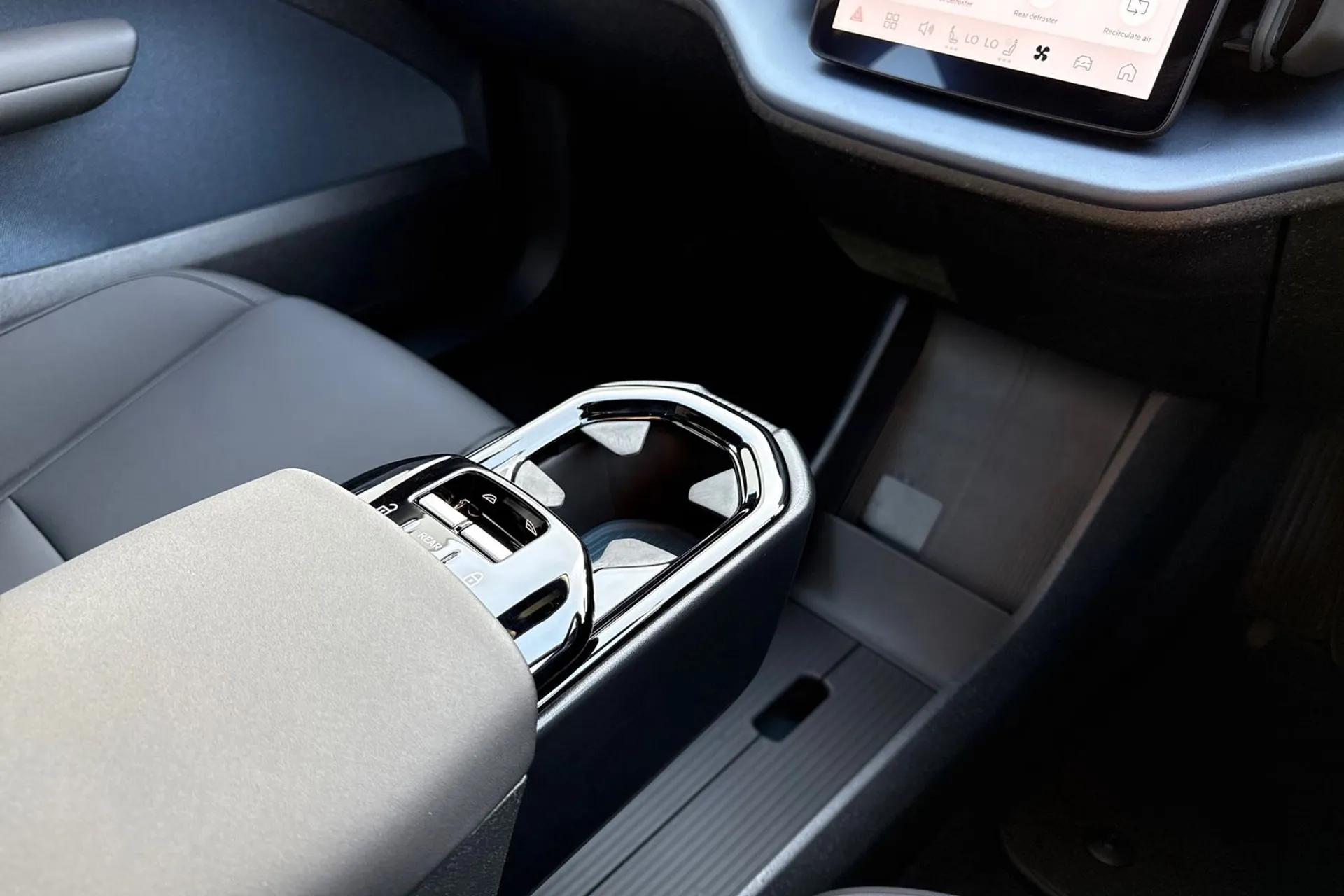 Volvo EX30 thumbnail image number 44