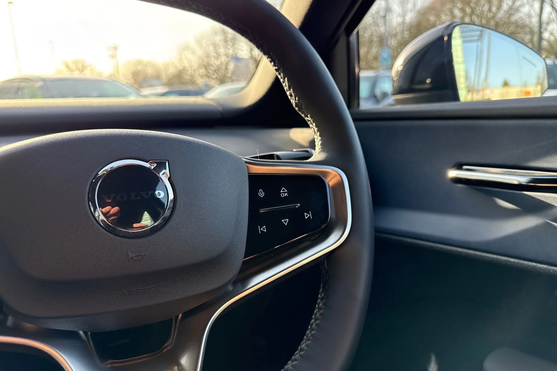 Volvo EX30 thumbnail image number 37