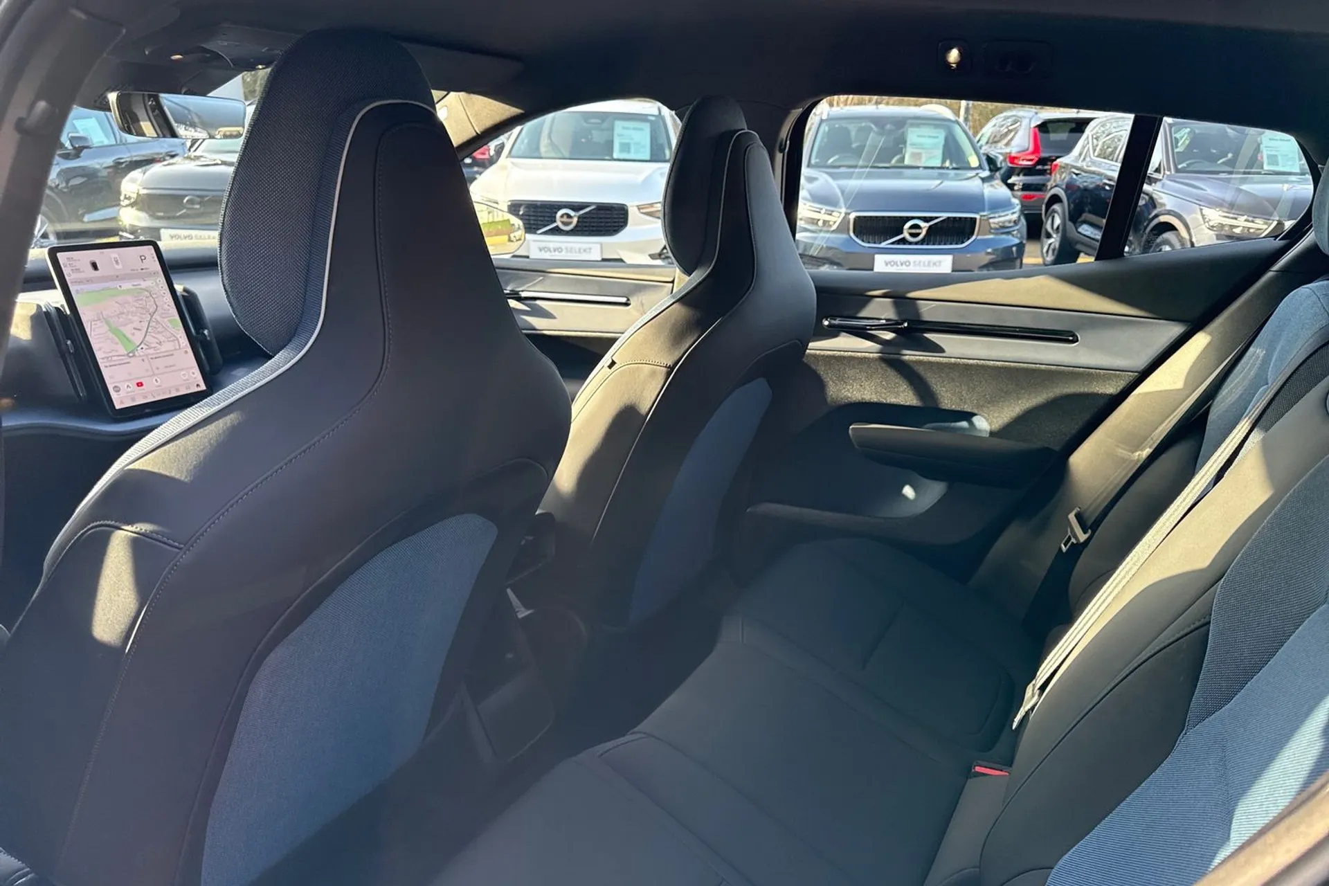 Volvo EX30 thumbnail image number 30