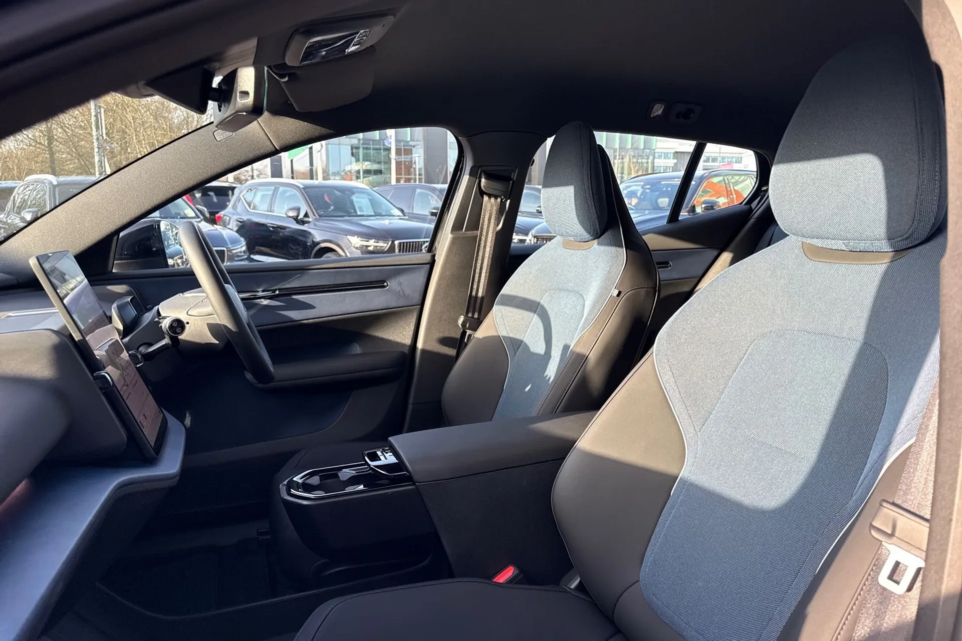 Volvo EX30 thumbnail image number 28