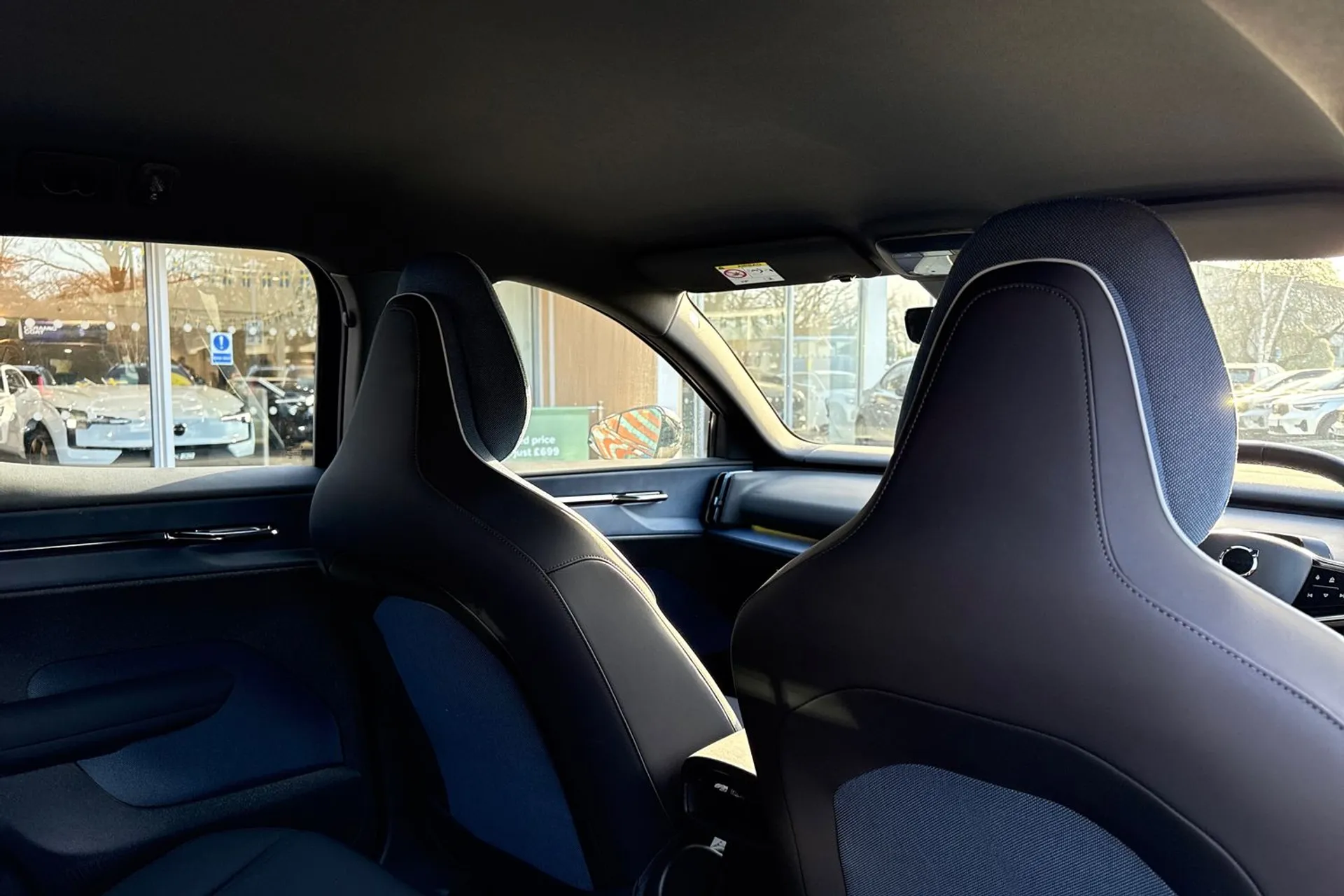 Volvo EX30 thumbnail image number 24