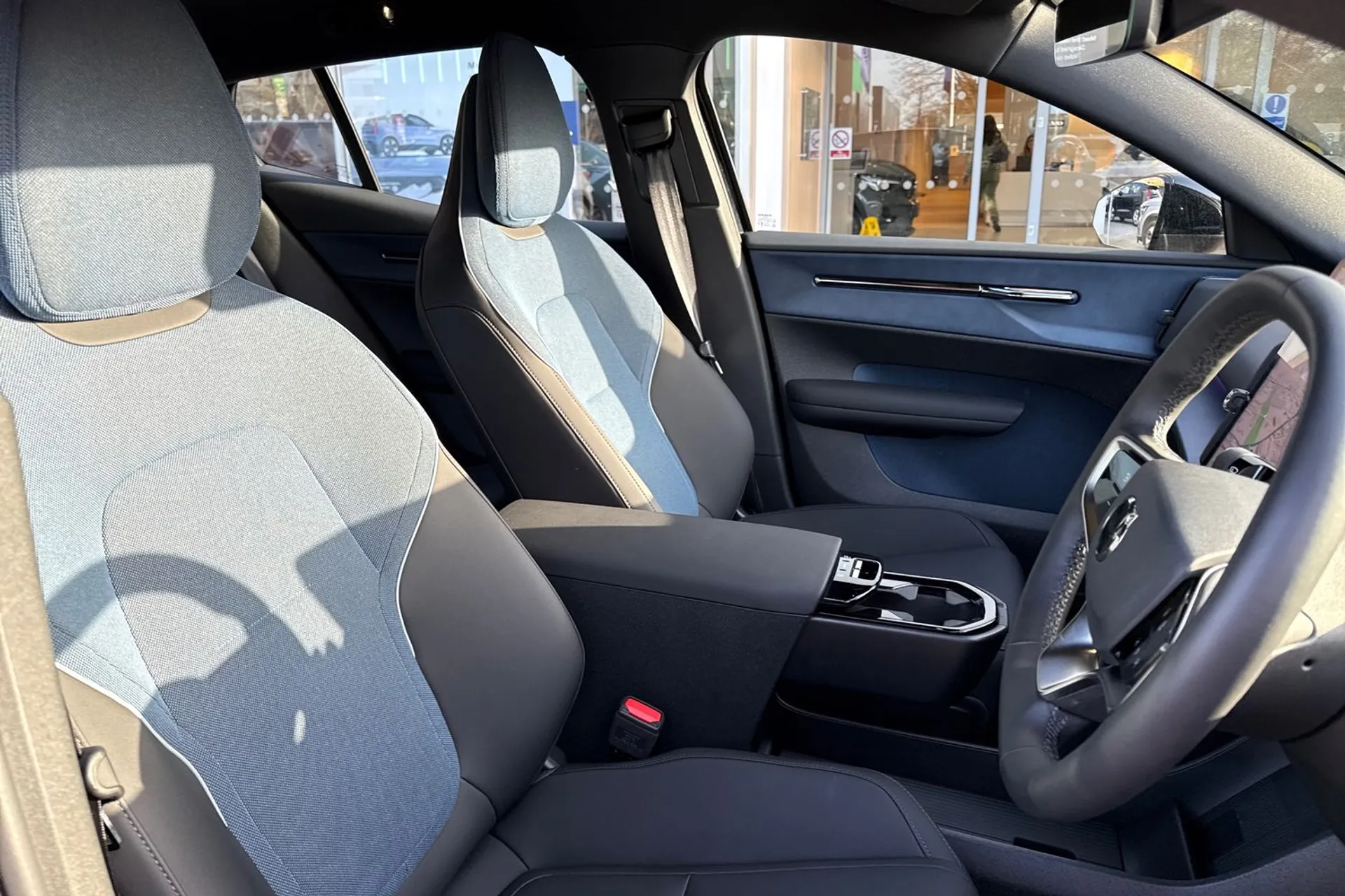 Volvo EX30 thumbnail image number 26