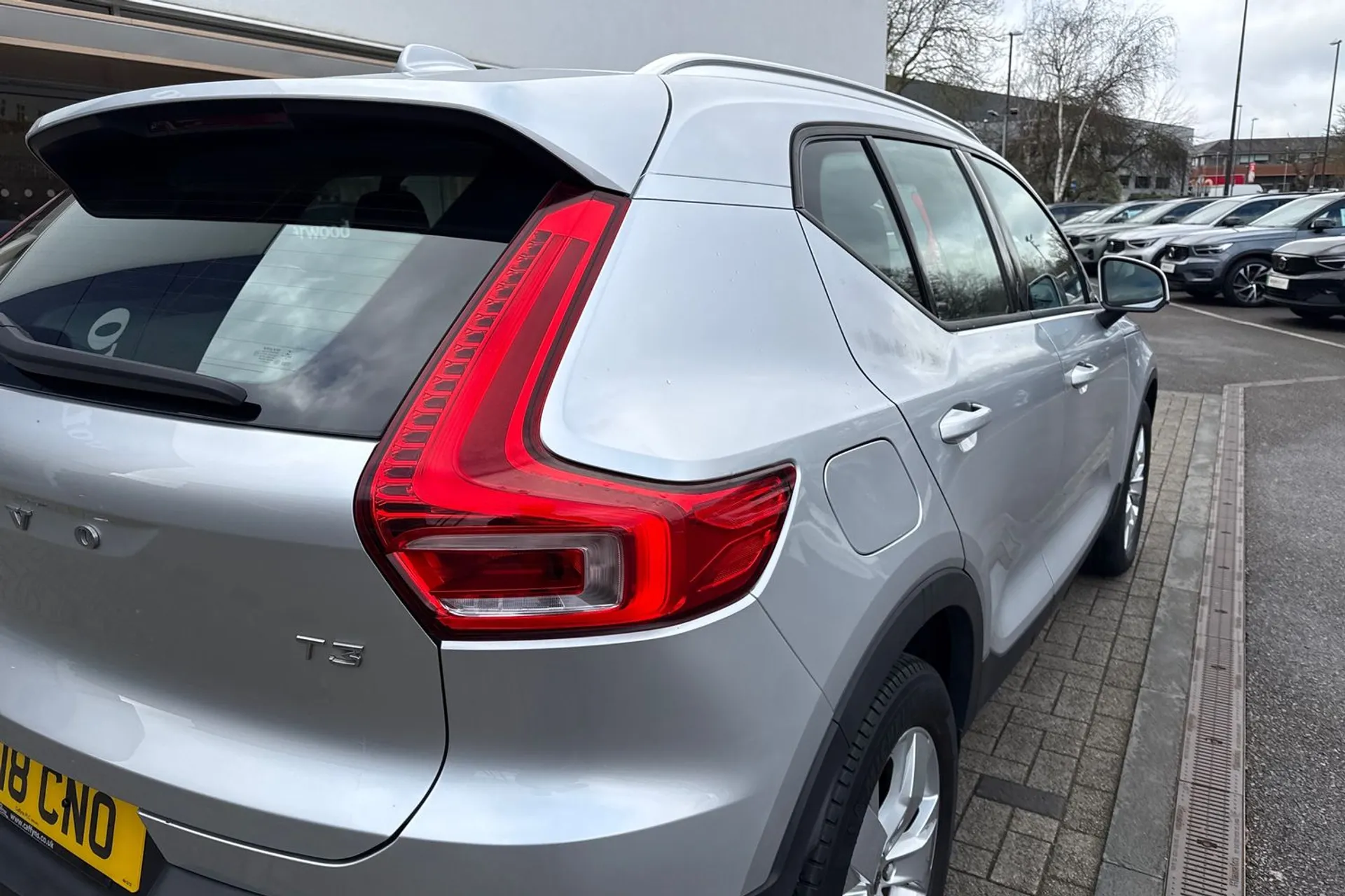 Volvo XC40 thumbnail image number 15