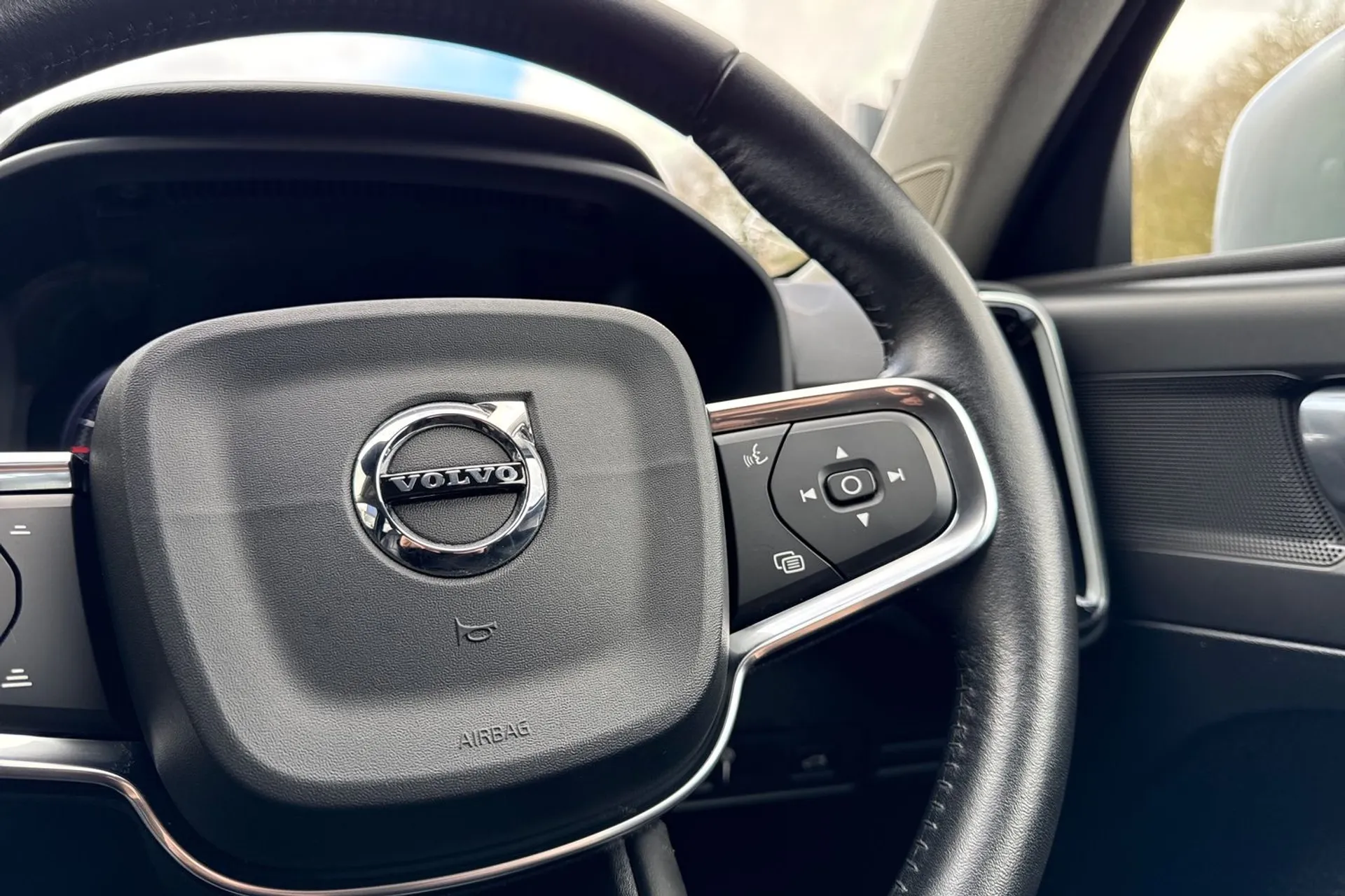 Volvo XC40 thumbnail image number 37