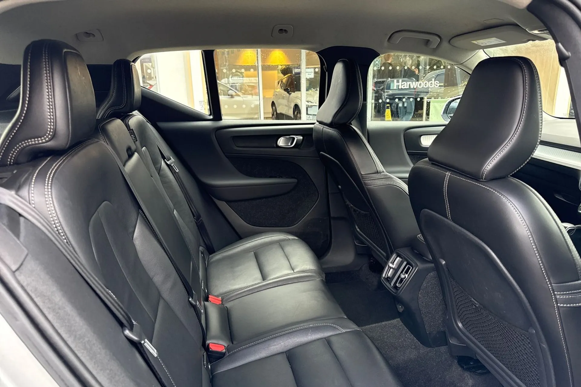 Volvo XC40 thumbnail image number 23