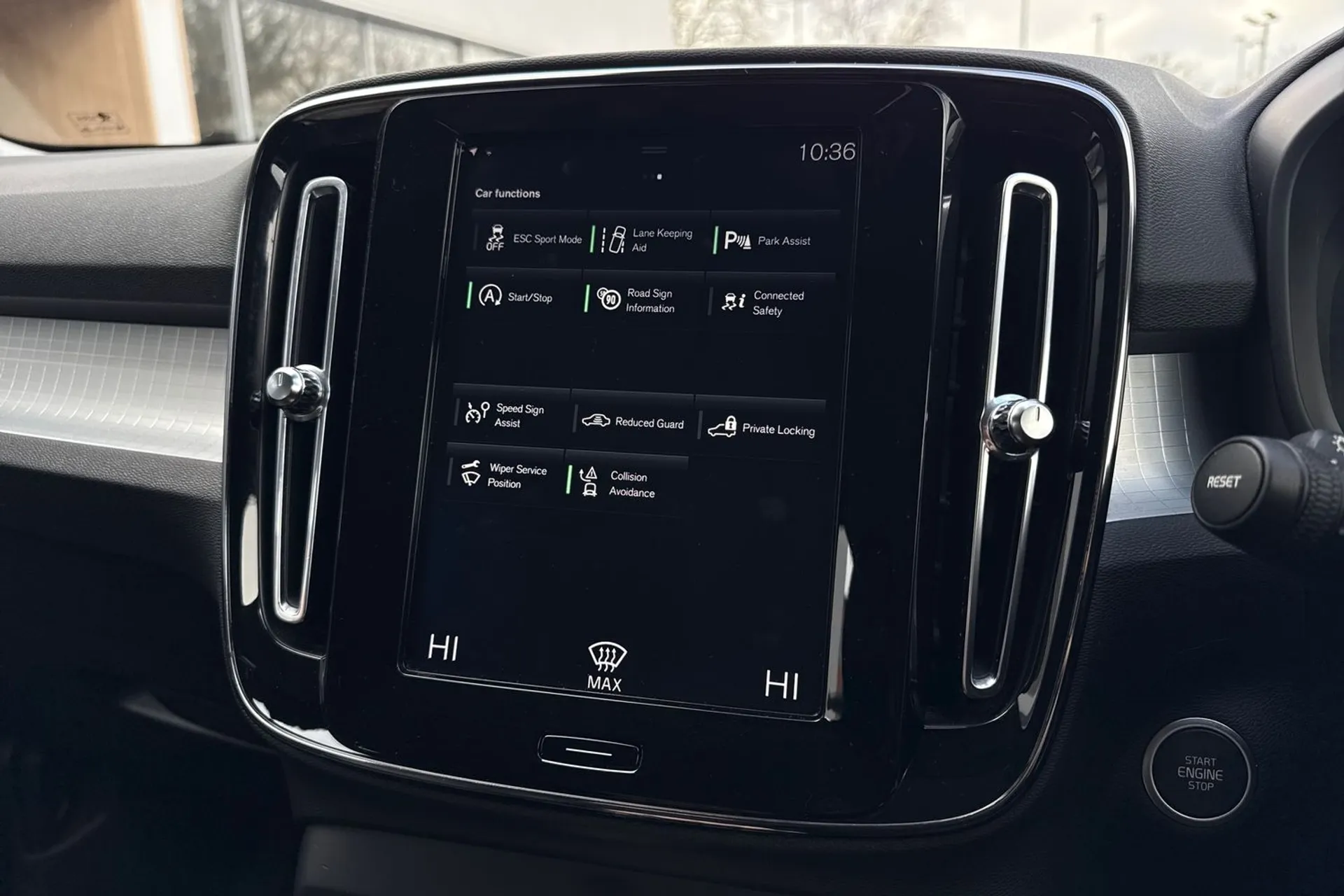 Volvo XC40 thumbnail image number 40