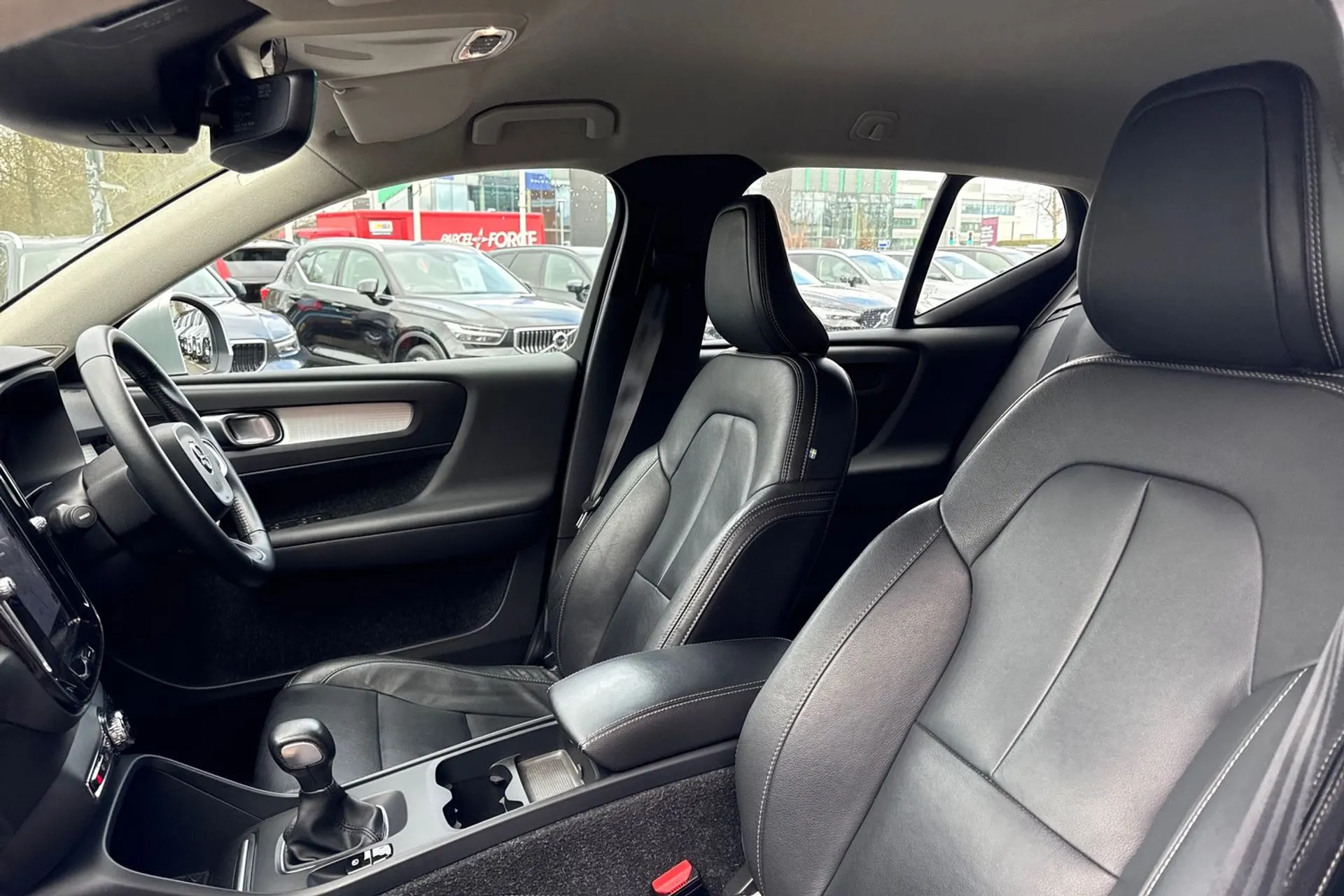 Volvo XC40 thumbnail image number 28