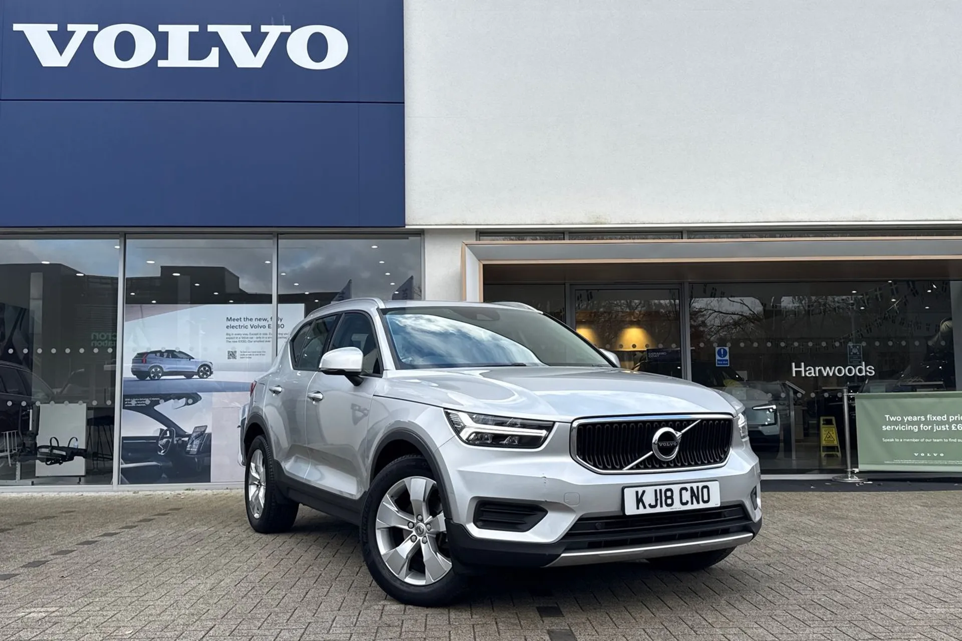 Volvo XC40 focused image