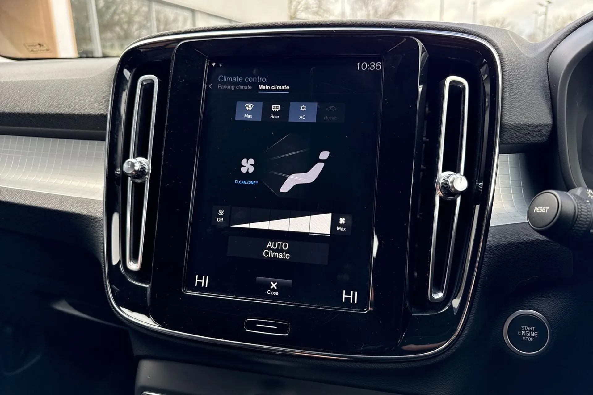 Volvo XC40 thumbnail image number 38