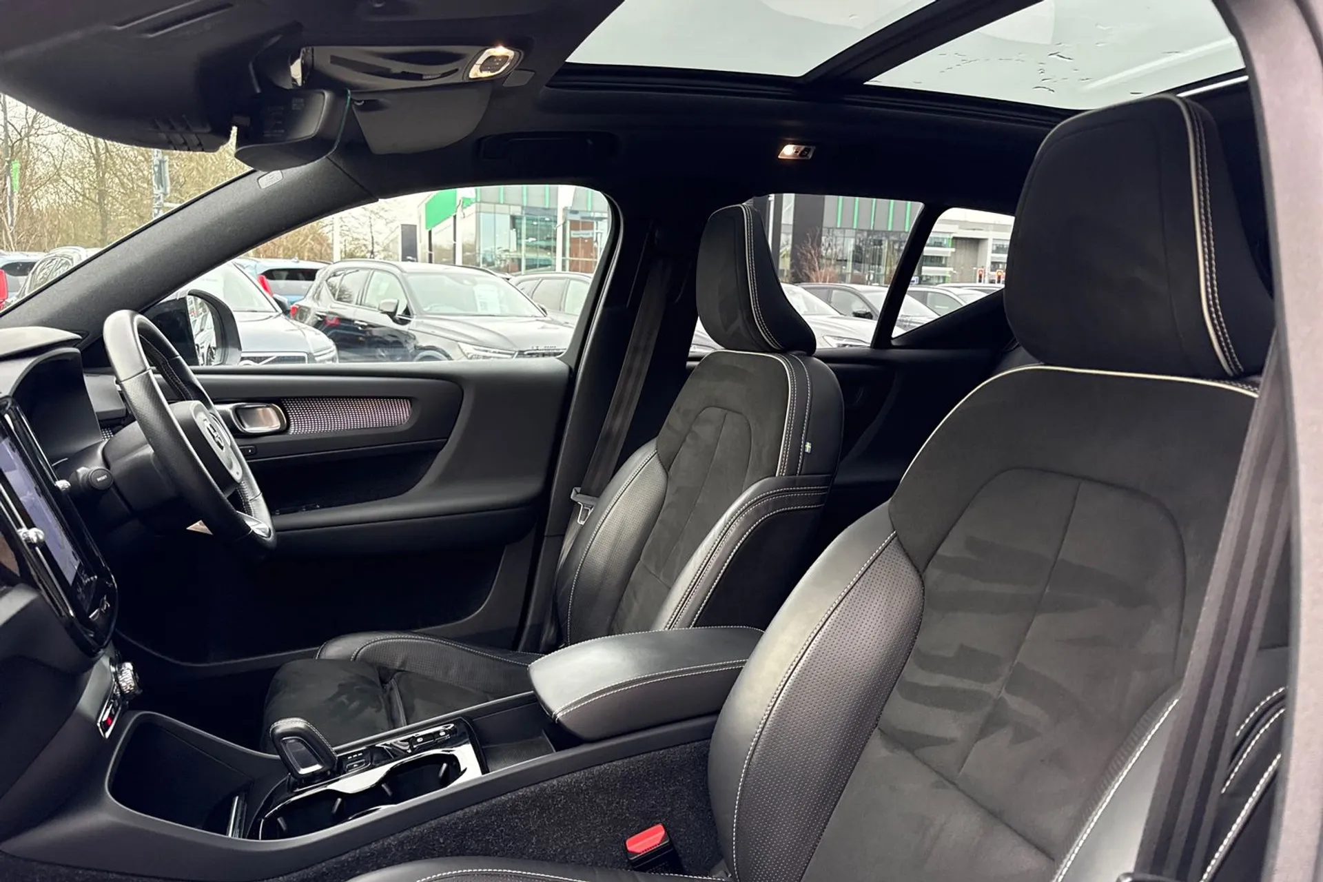 Volvo XC40 thumbnail image number 27