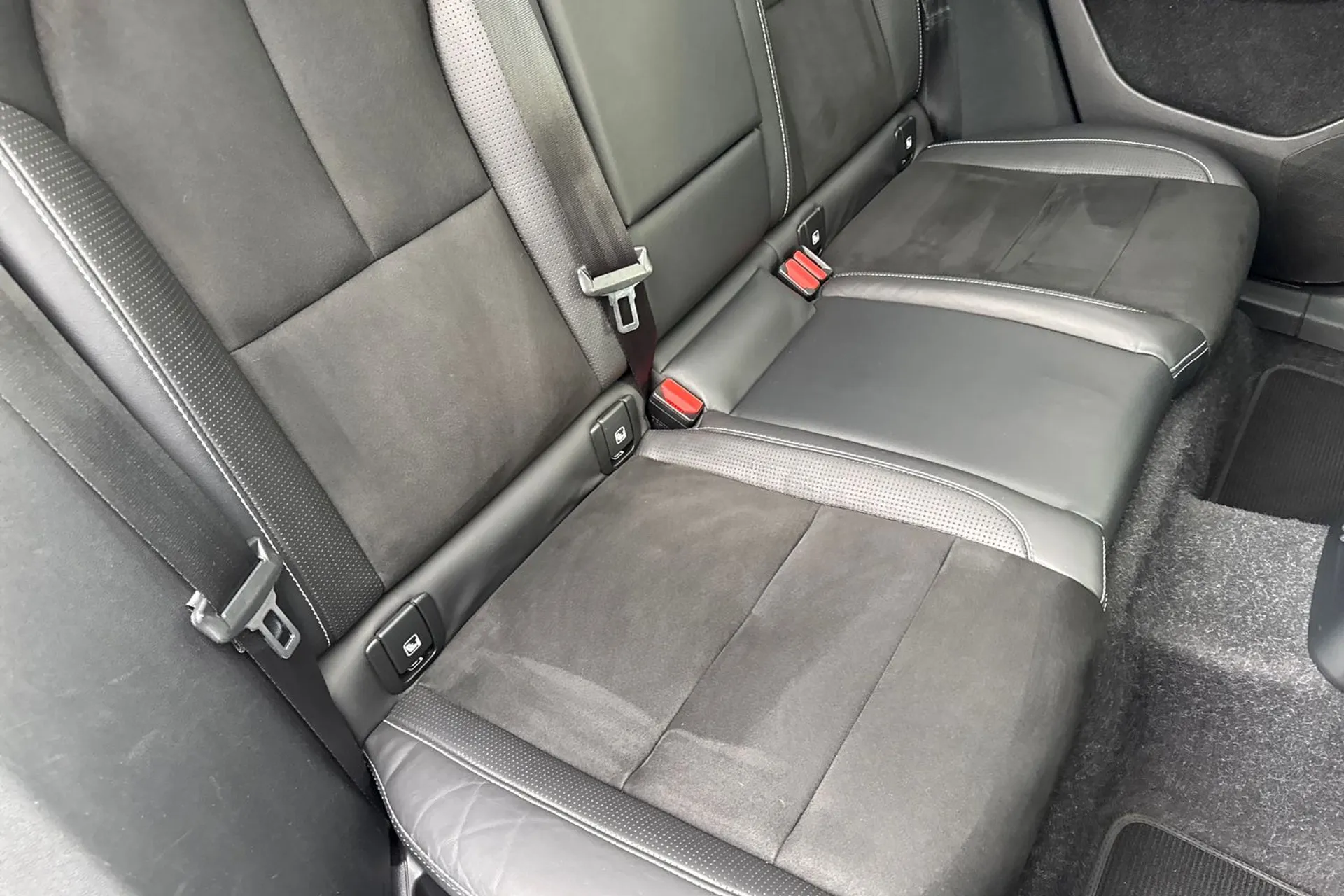 Volvo XC40 thumbnail image number 24