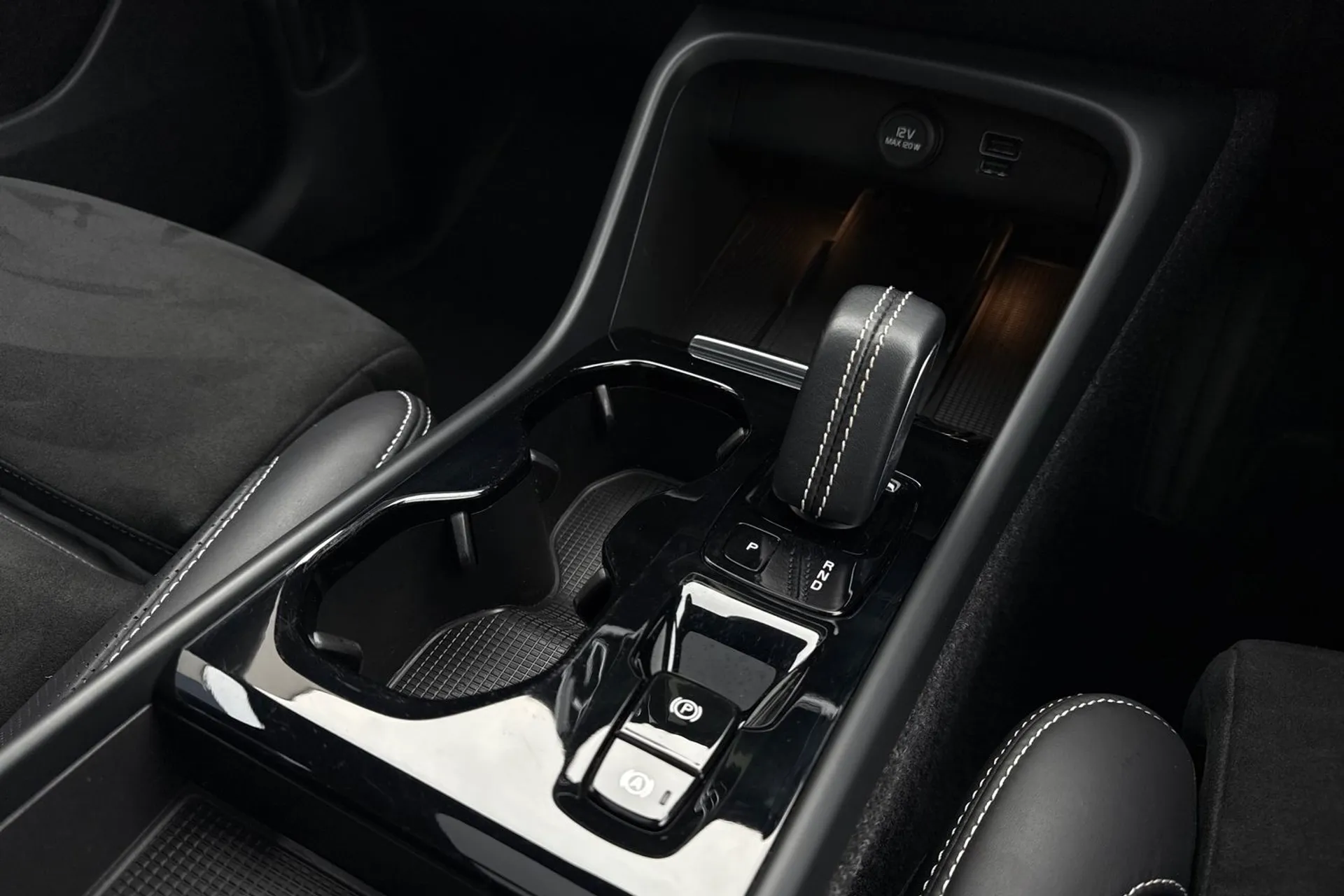 Volvo XC40 thumbnail image number 43