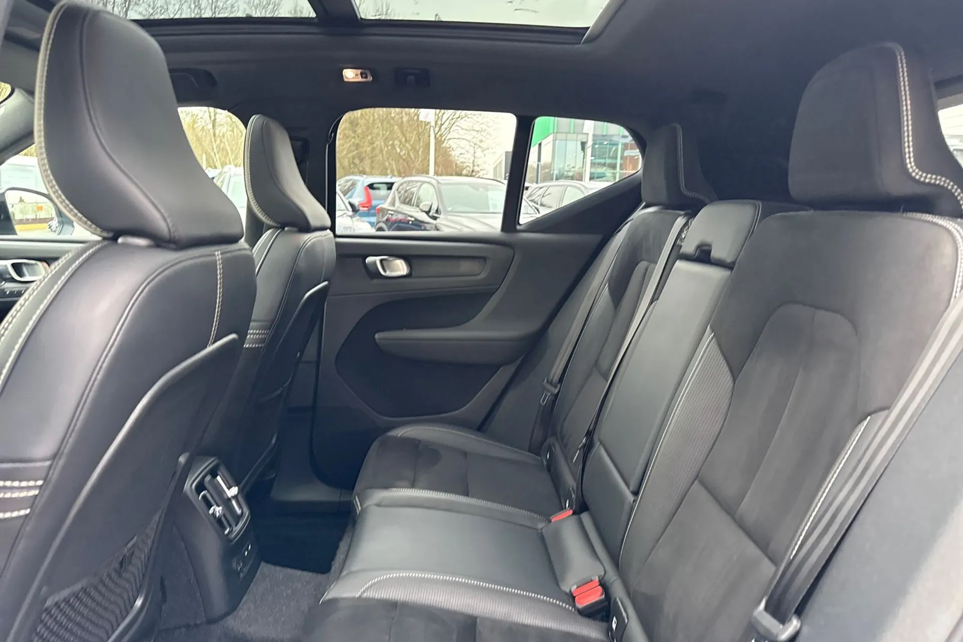 Volvo XC40 thumbnail image number 29