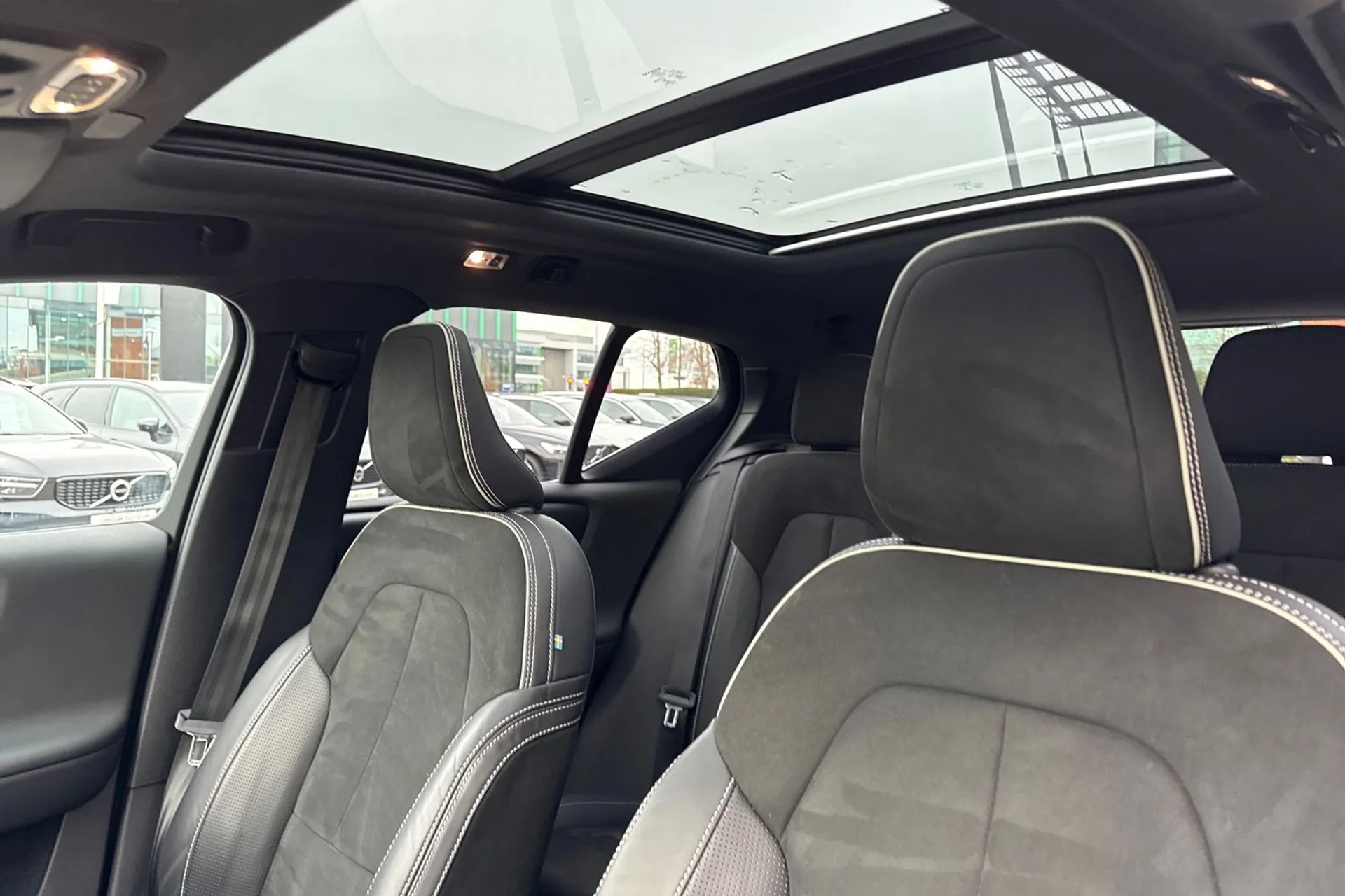 Volvo XC40 thumbnail image number 28