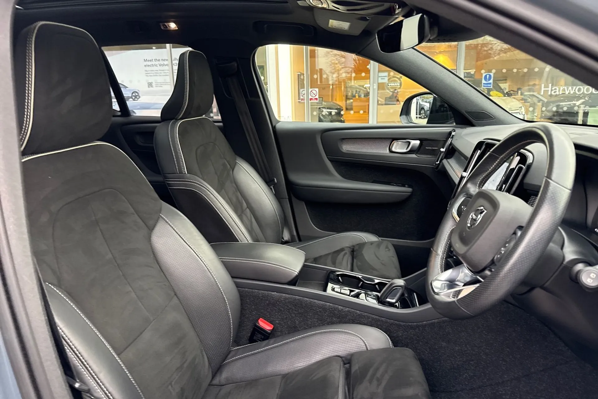 Volvo XC40 thumbnail image number 25