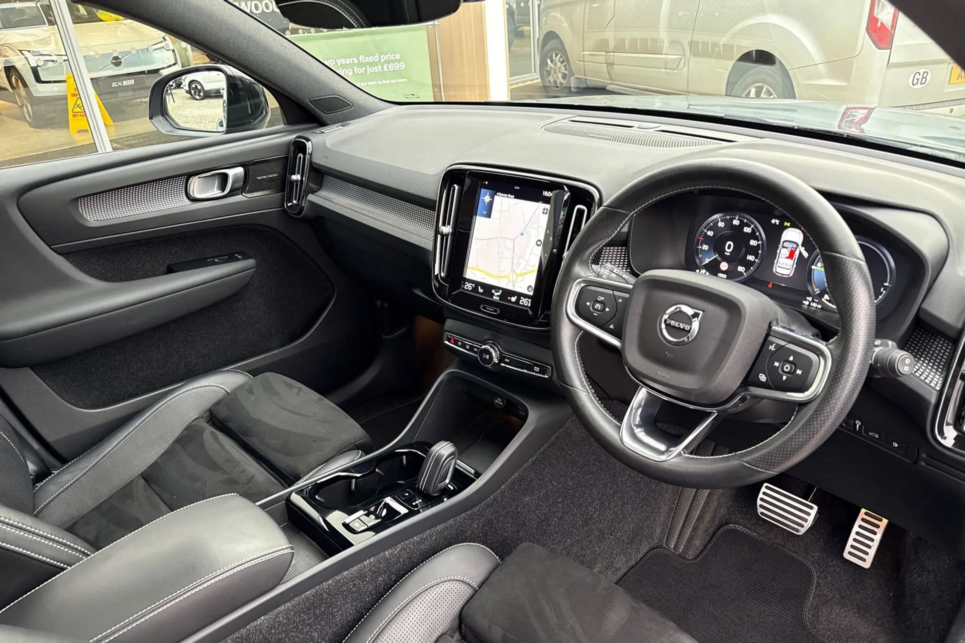 Volvo XC40 thumbnail image number 6