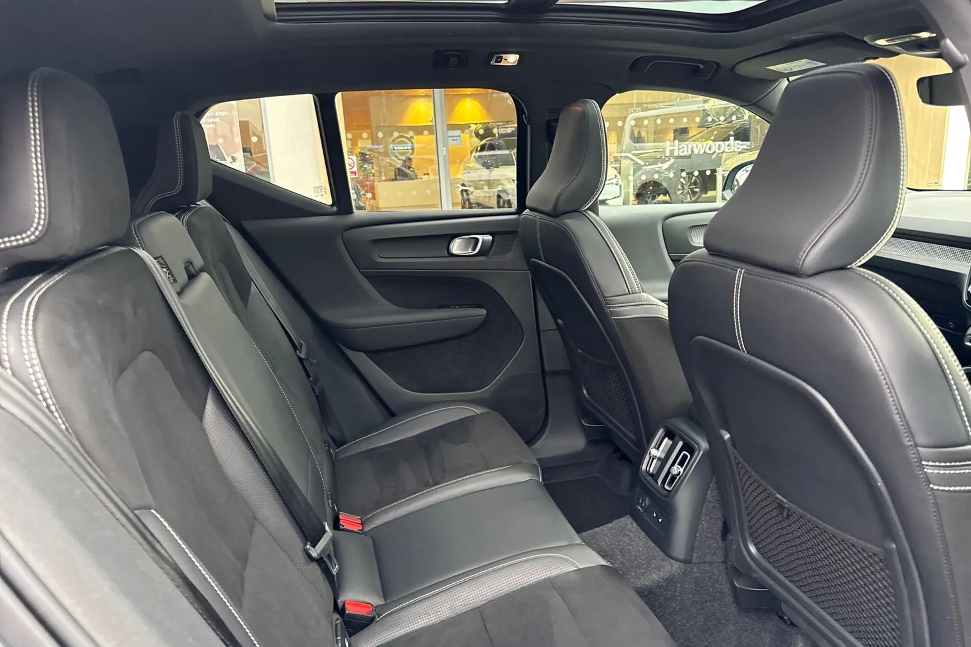 Volvo XC40 thumbnail image number 22