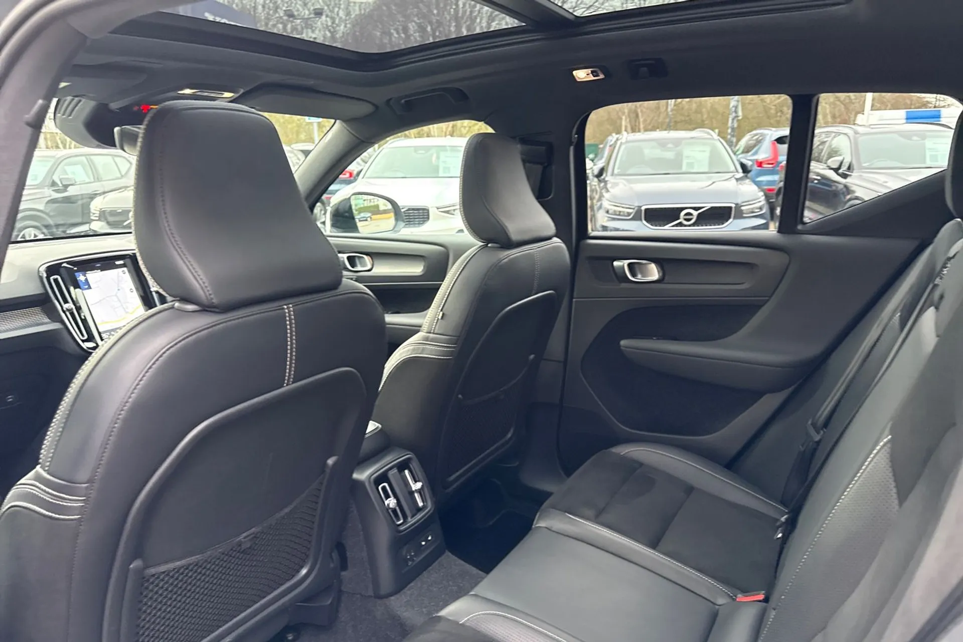 Volvo XC40 thumbnail image number 30