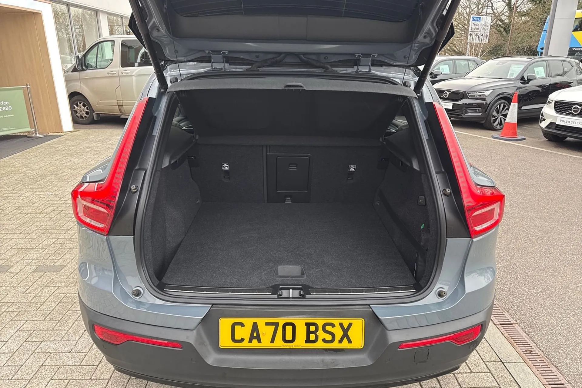 Volvo XC40 thumbnail image number 19