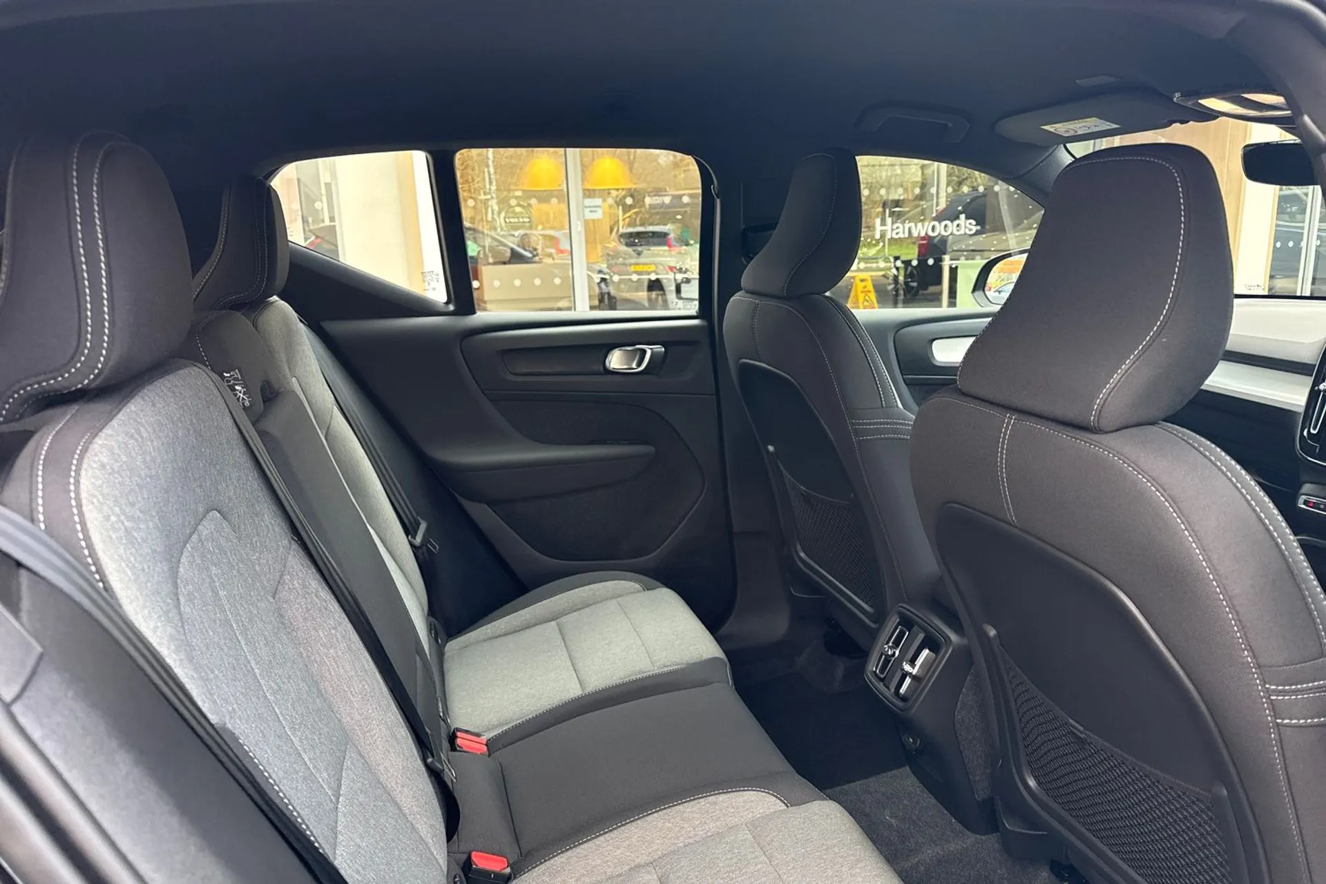 Volvo XC40 thumbnail image number 23