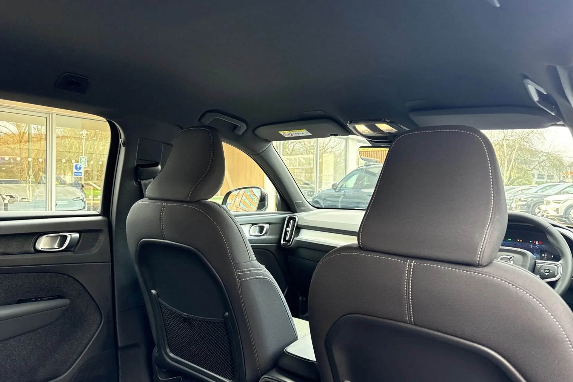 Volvo XC40 thumbnail image number 24