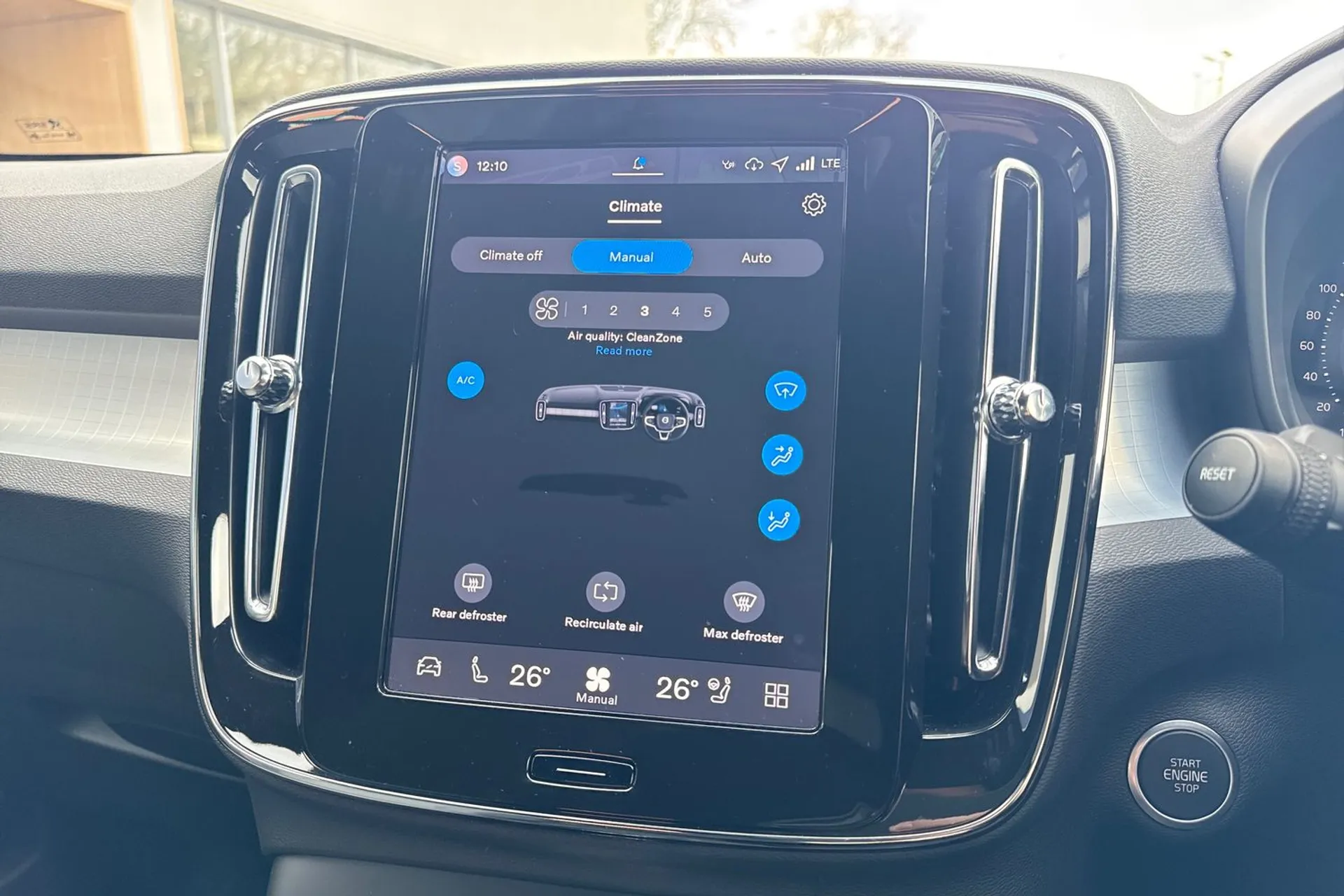 Volvo XC40 thumbnail image number 38