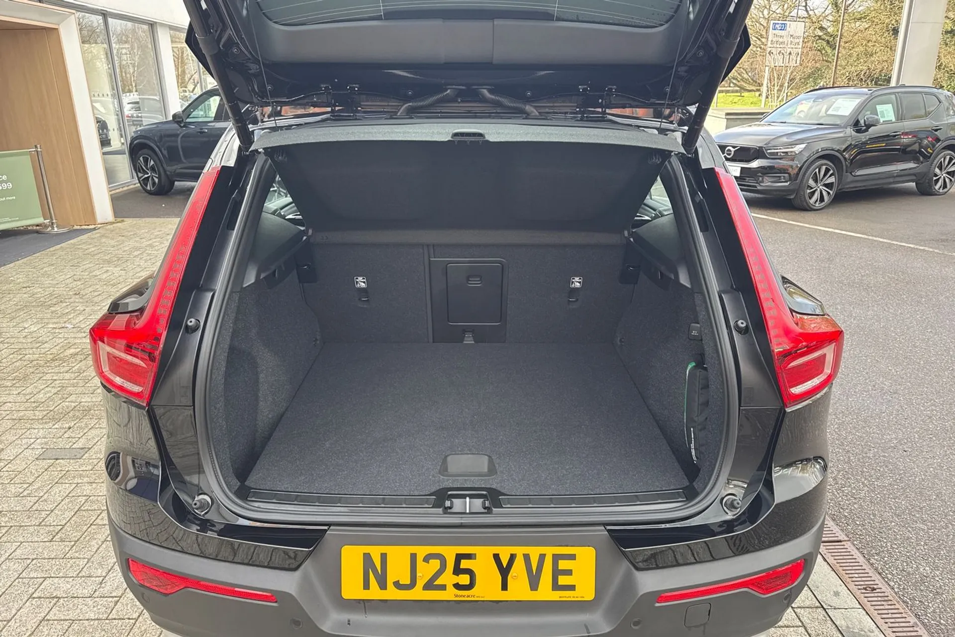 Volvo XC40 thumbnail image number 20