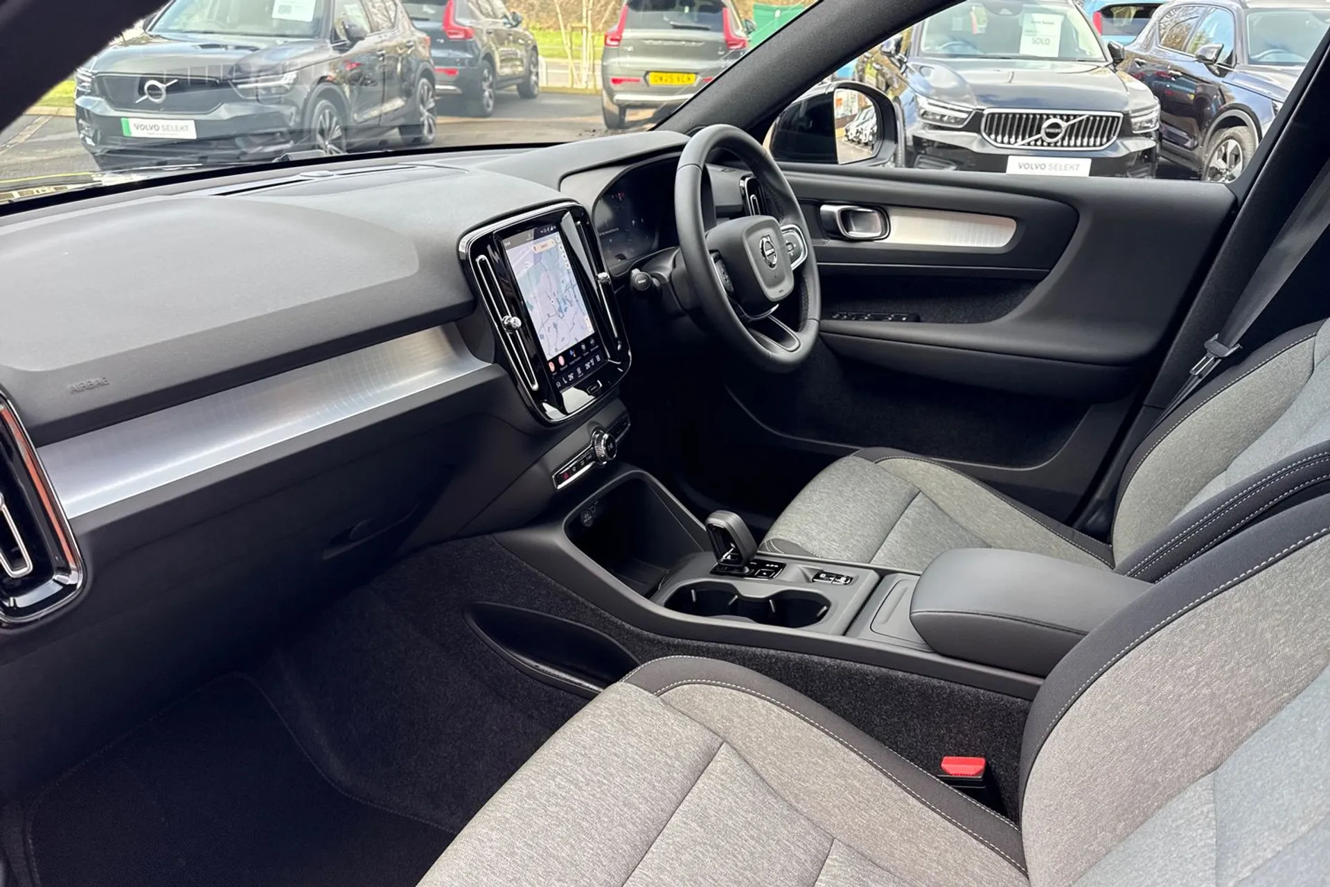 Volvo XC40 thumbnail image number 27