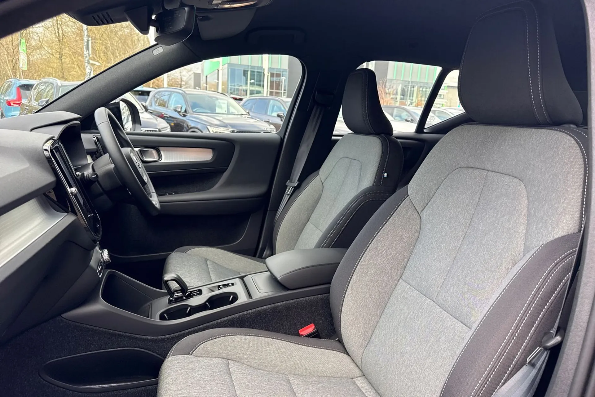 Volvo XC40 thumbnail image number 28