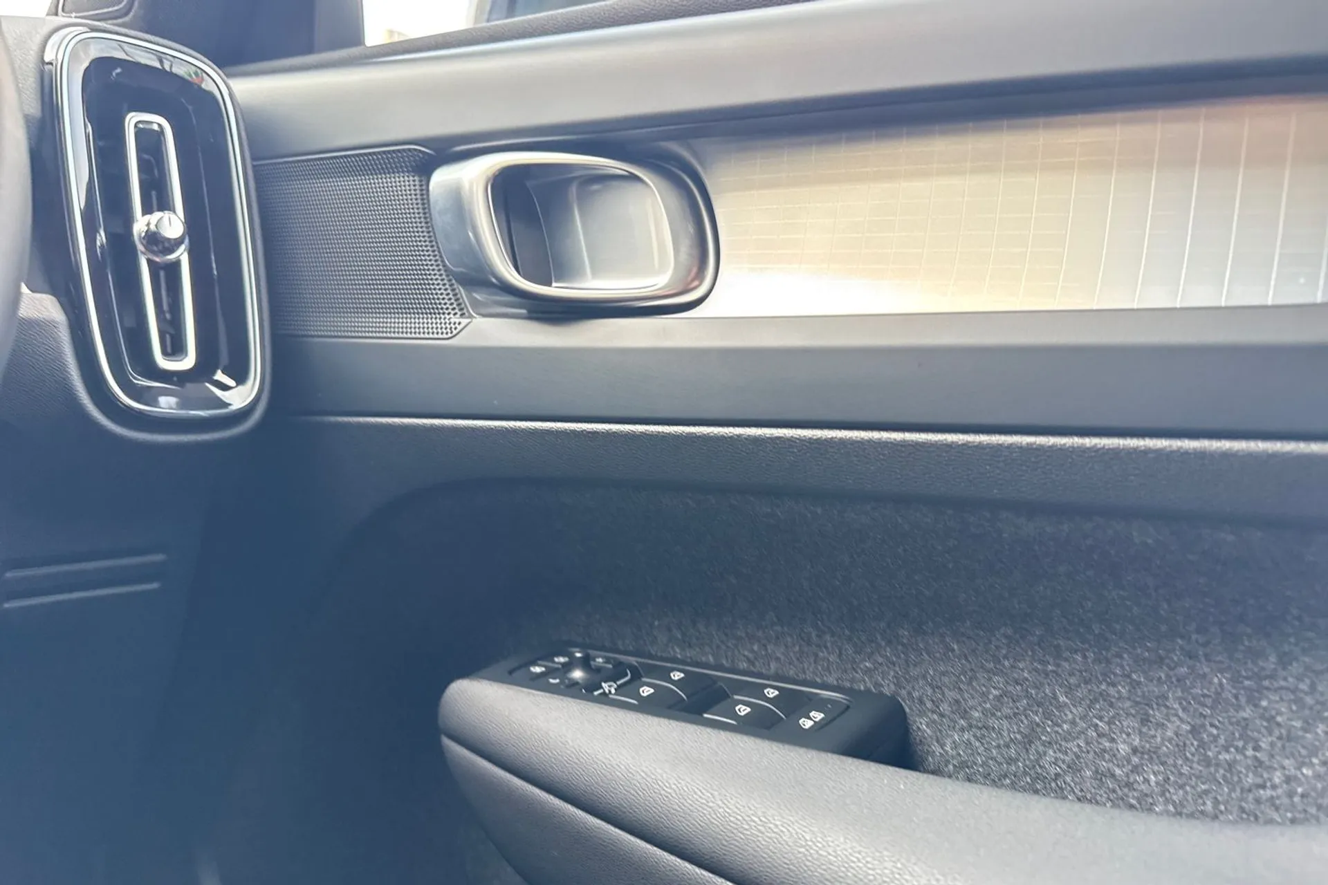 Volvo XC40 thumbnail image number 41