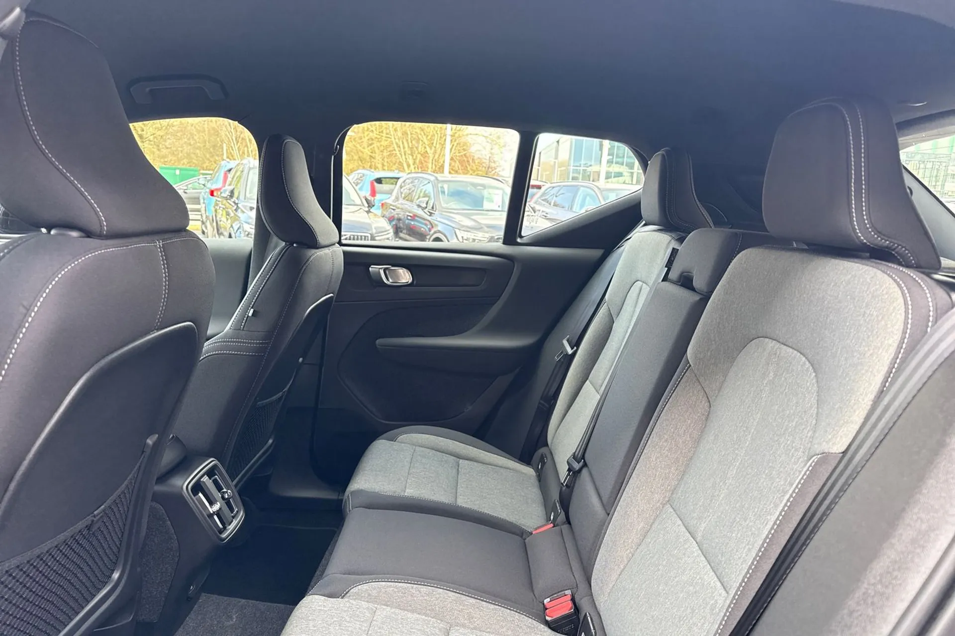 Volvo XC40 thumbnail image number 30