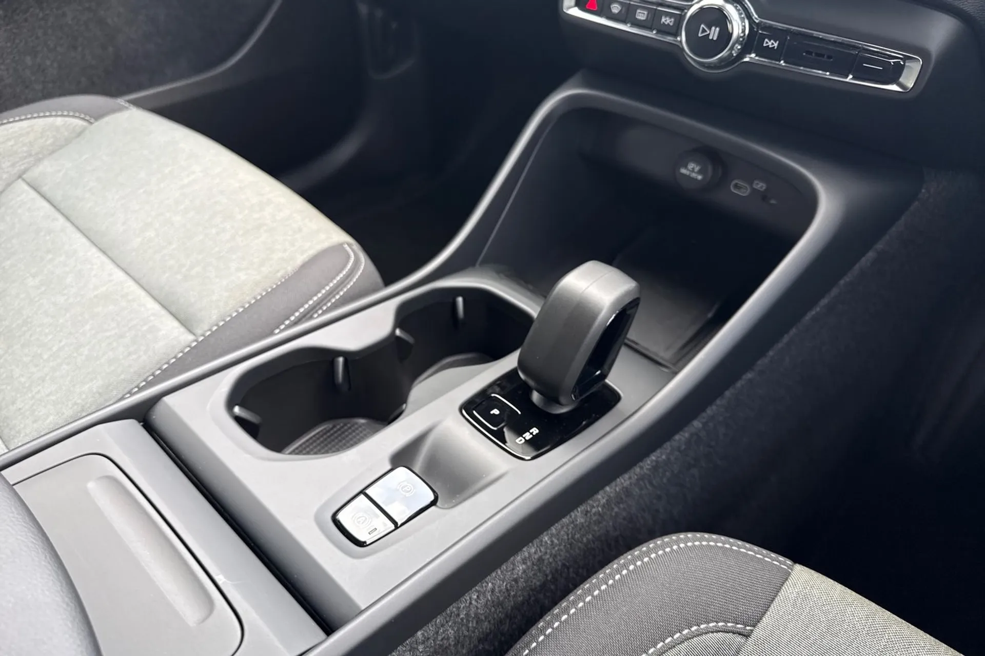 Volvo XC40 thumbnail image number 42