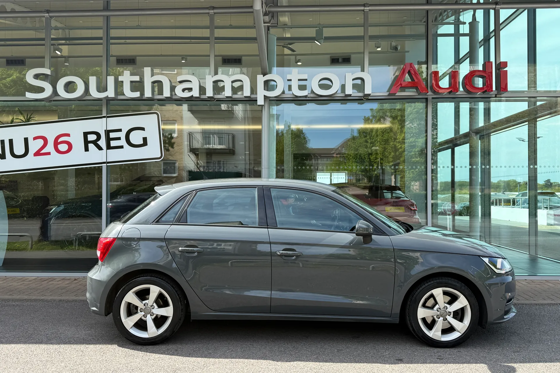 Audi A1 thumbnail image number 2