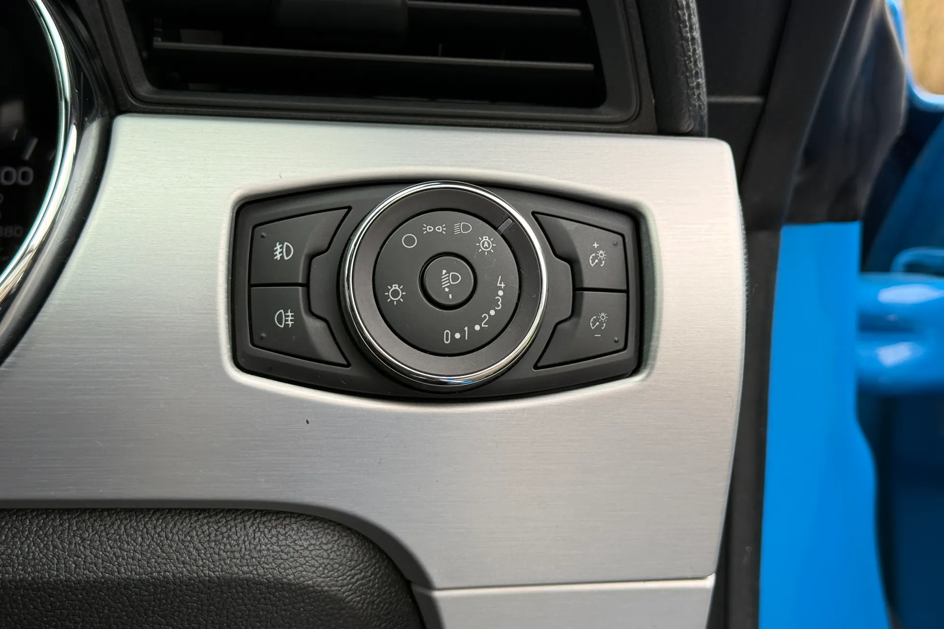 FORD MUSTANG thumbnail image number 15