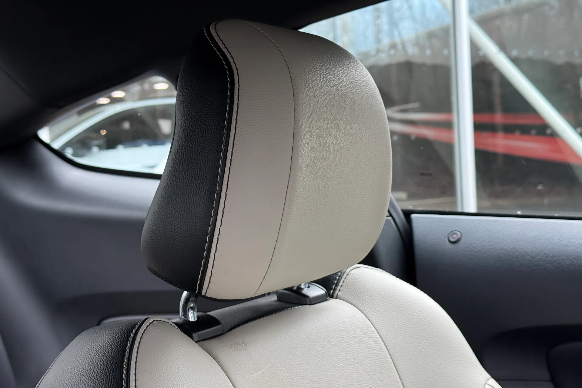 FORD MUSTANG thumbnail image number 18