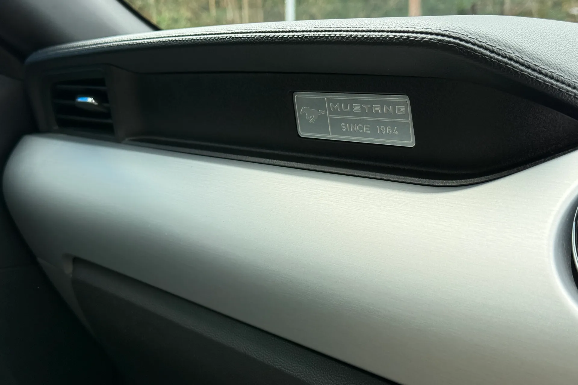 FORD MUSTANG thumbnail image number 17