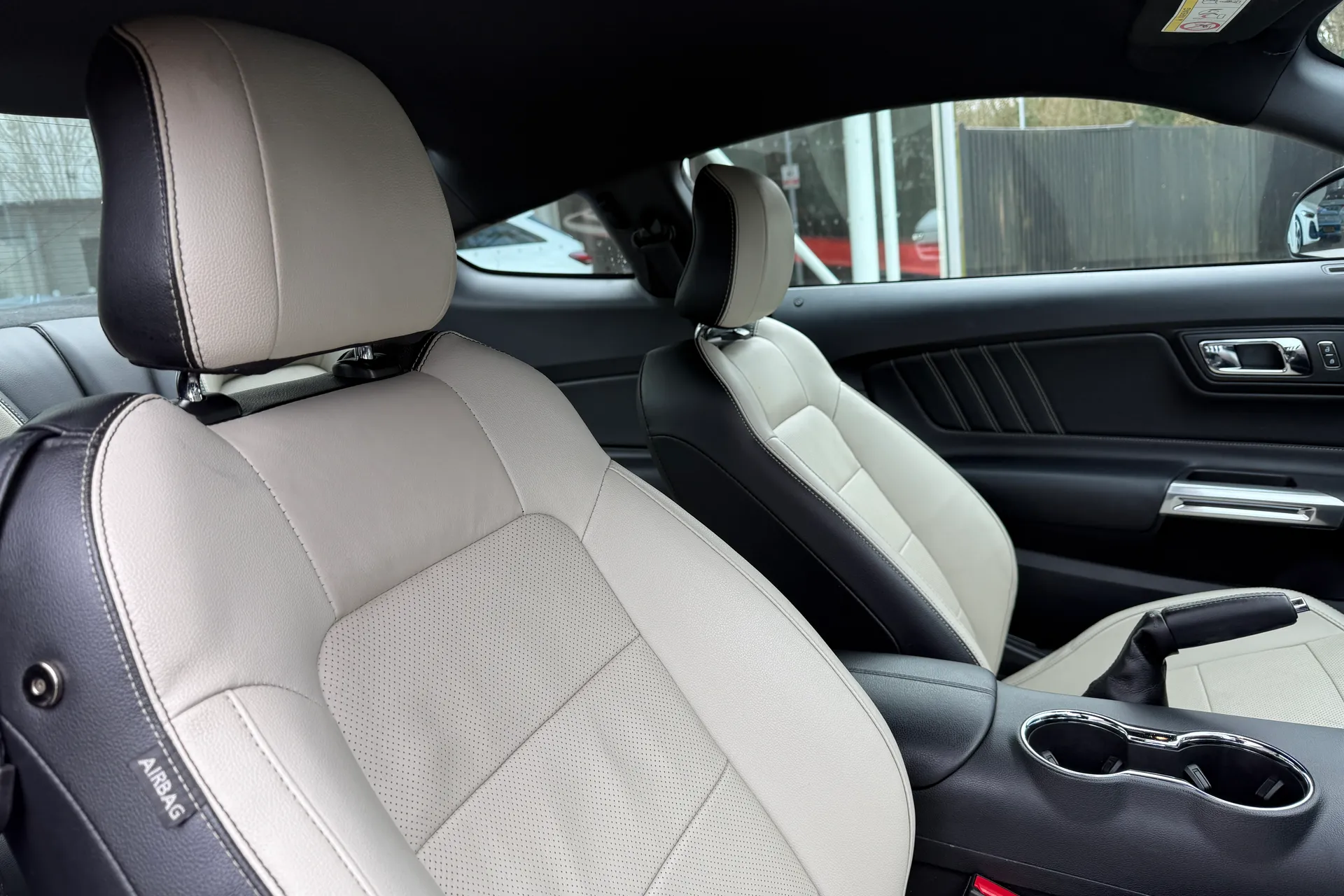 FORD MUSTANG thumbnail image number 23