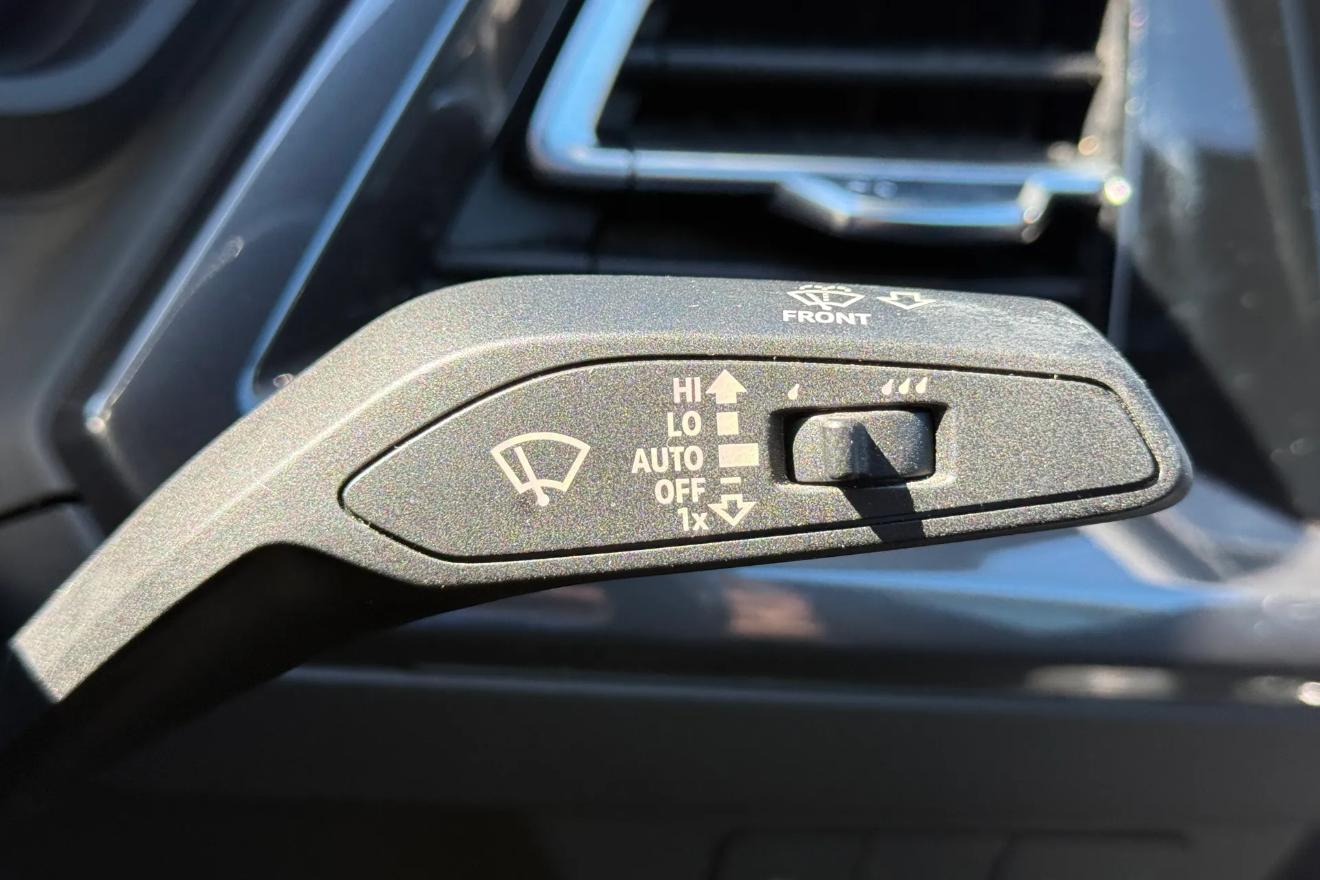 Audi Q4 thumbnail image number 13