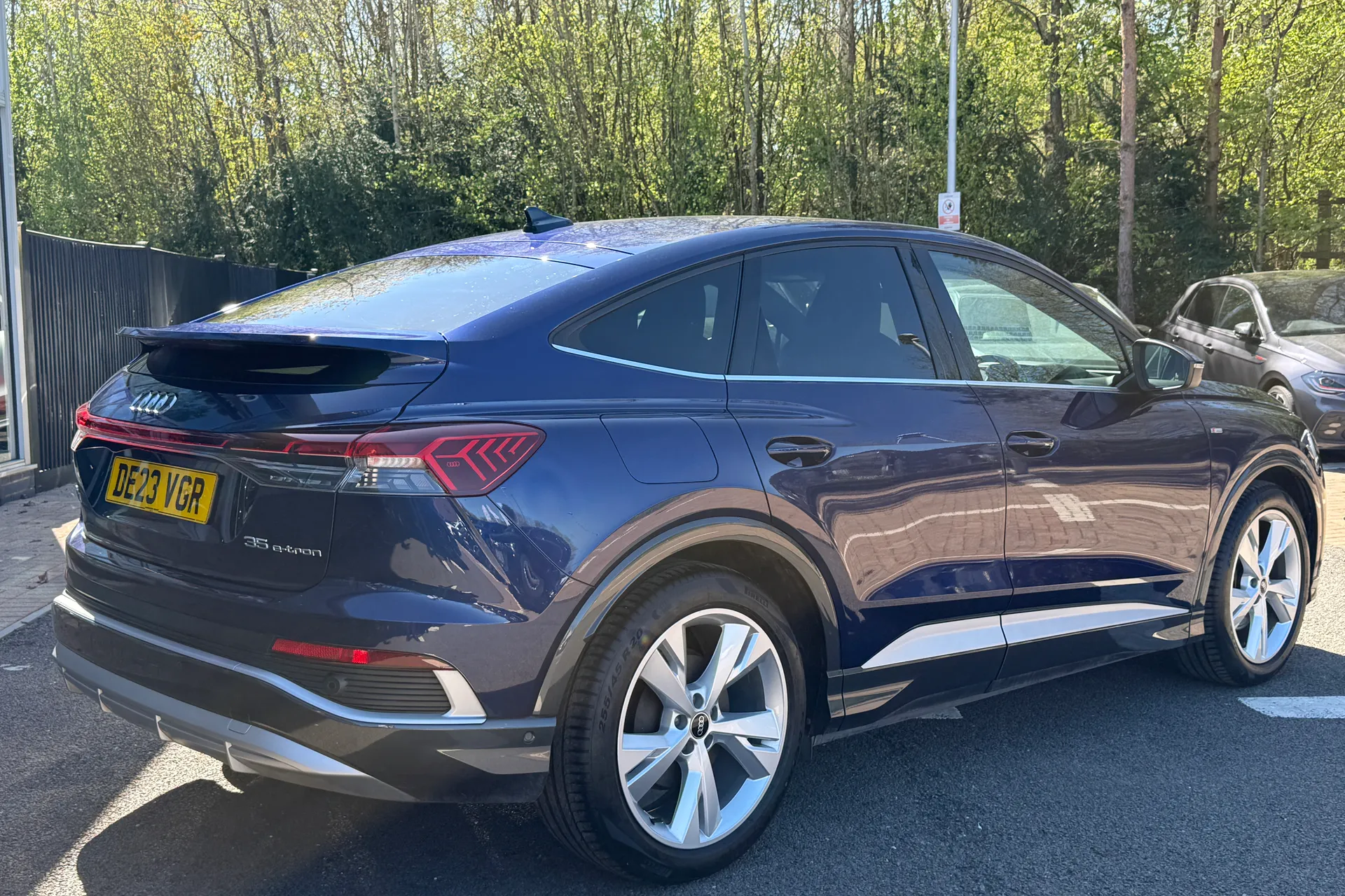 Audi Q4 thumbnail image number 36