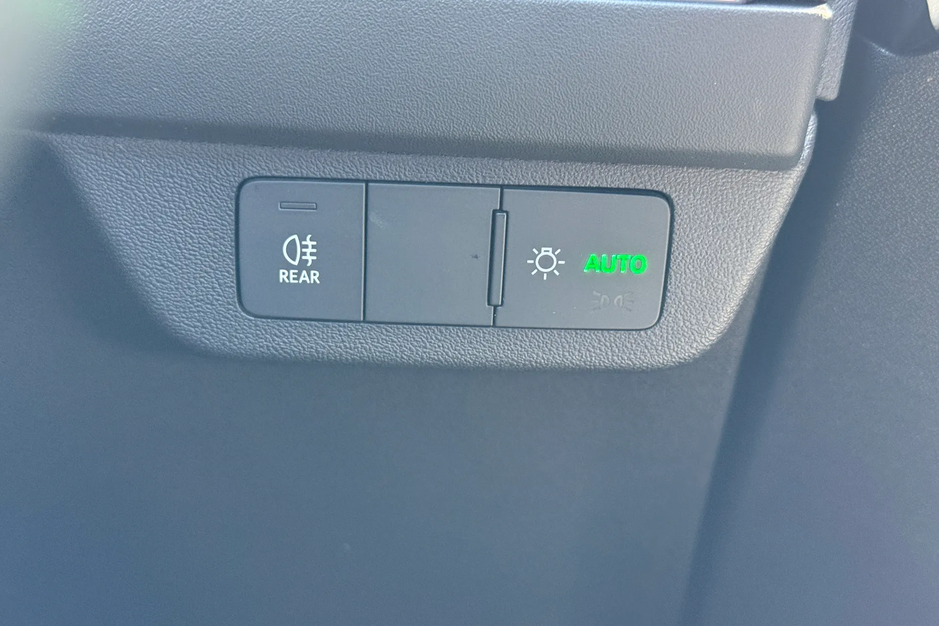 Audi Q4 thumbnail image number 14