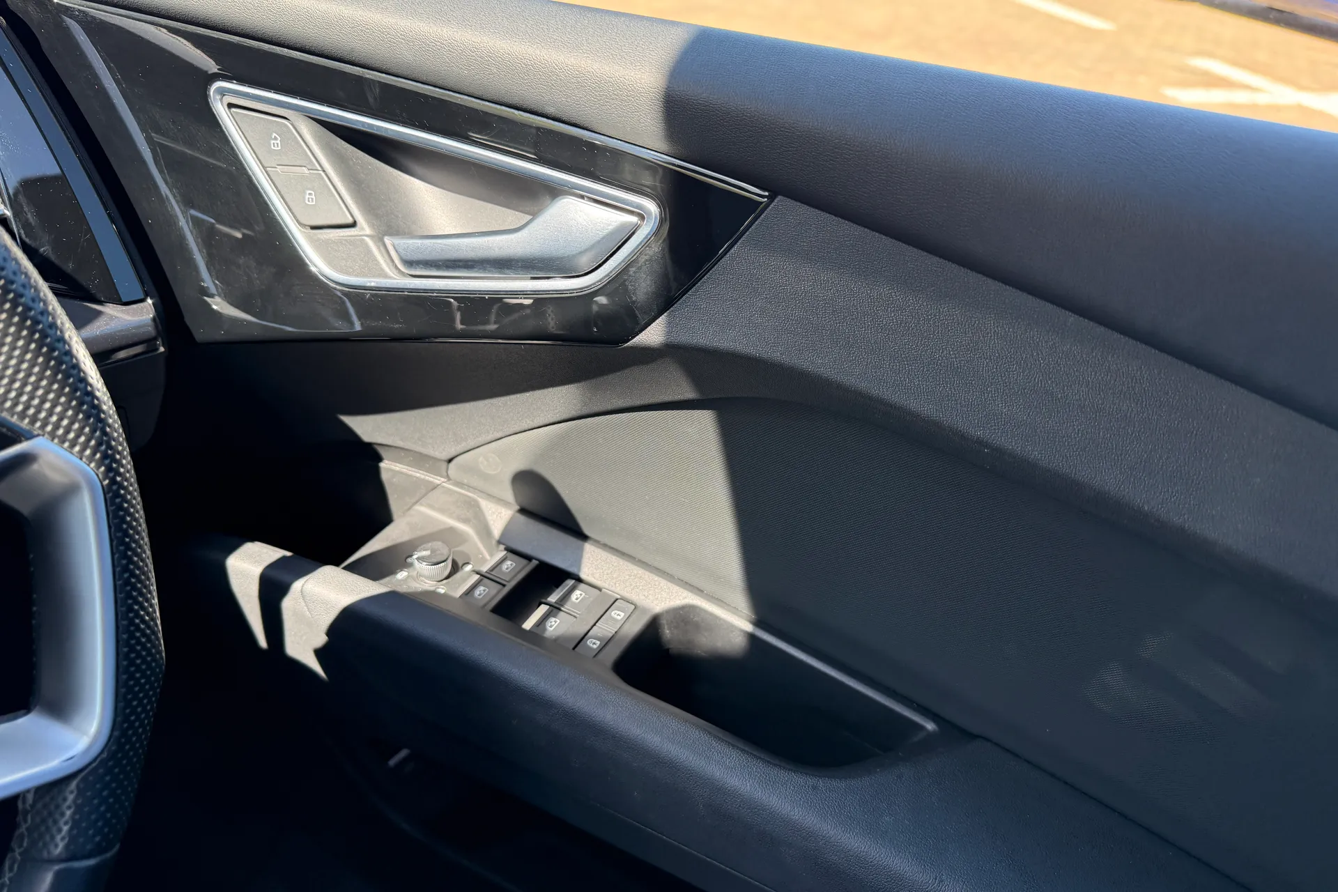 Audi Q4 thumbnail image number 17