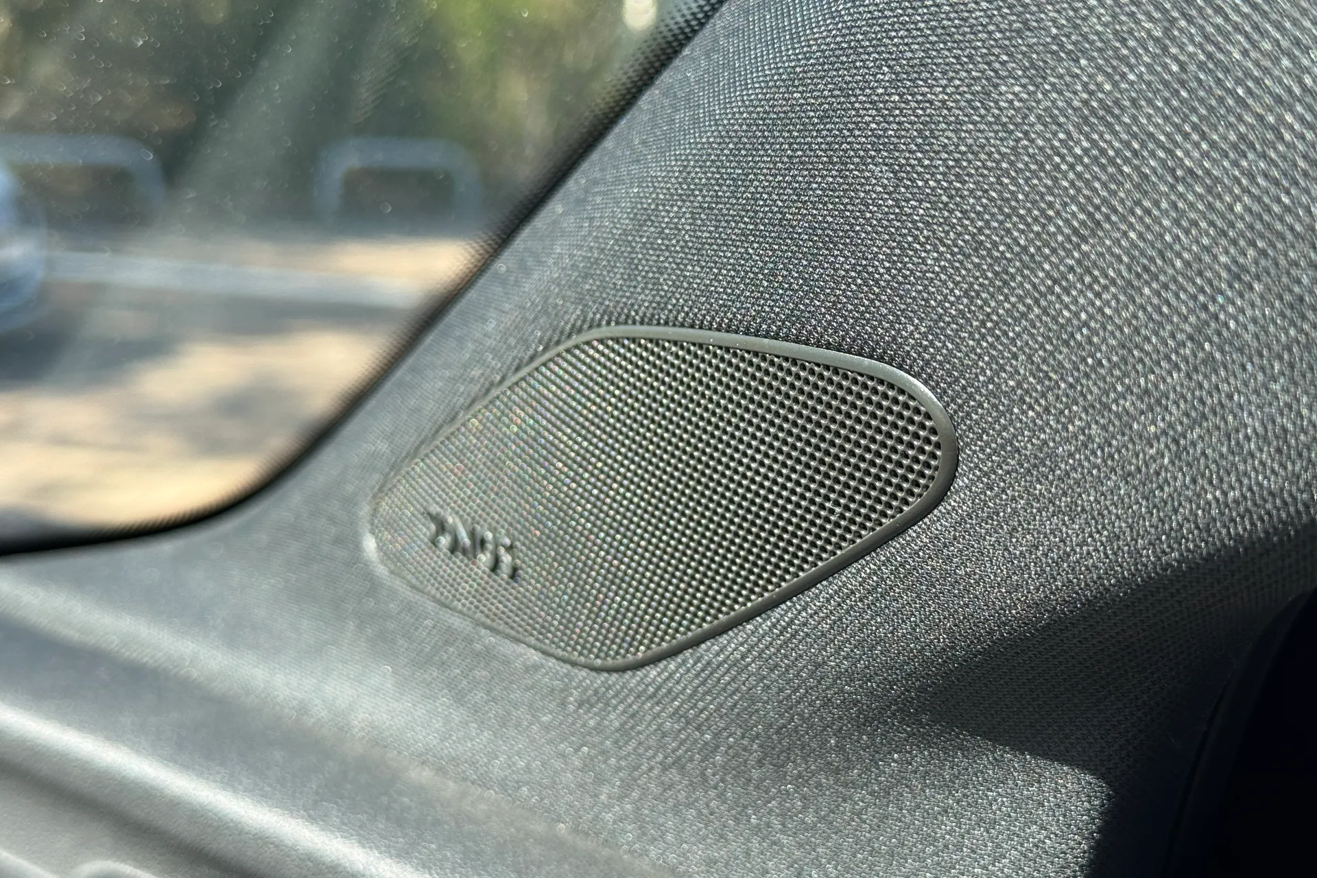 Audi Q4 thumbnail image number 18