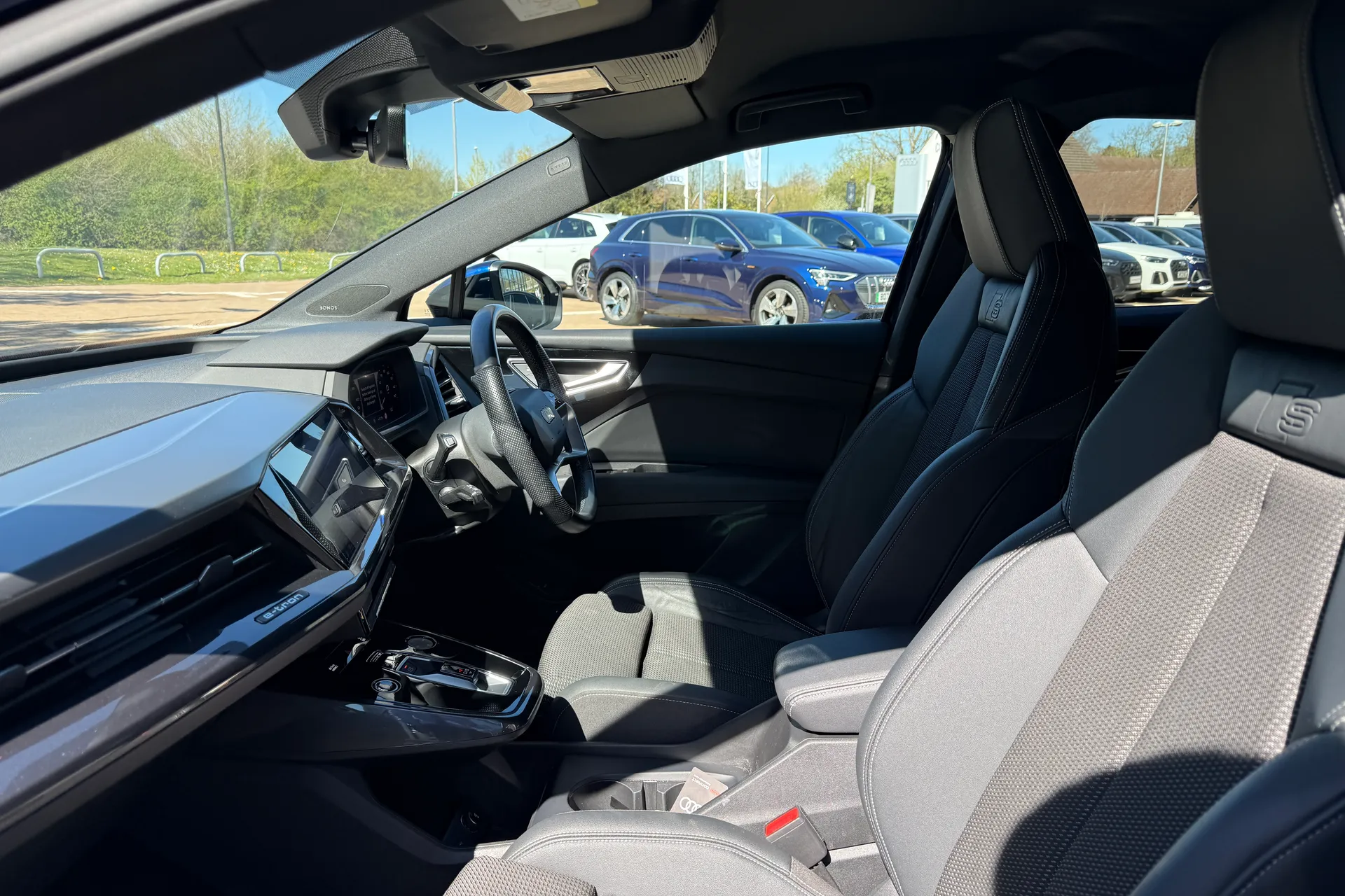 Audi Q4 thumbnail image number 50