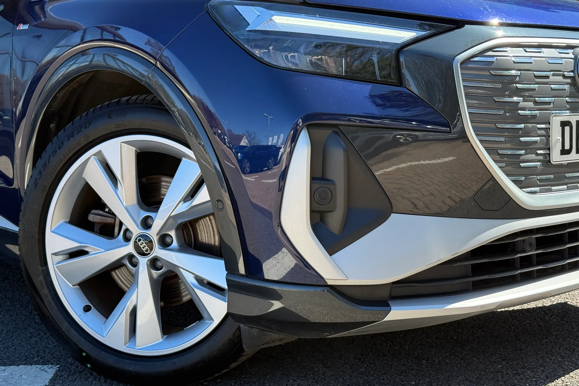 Audi Q4 thumbnail image number 7