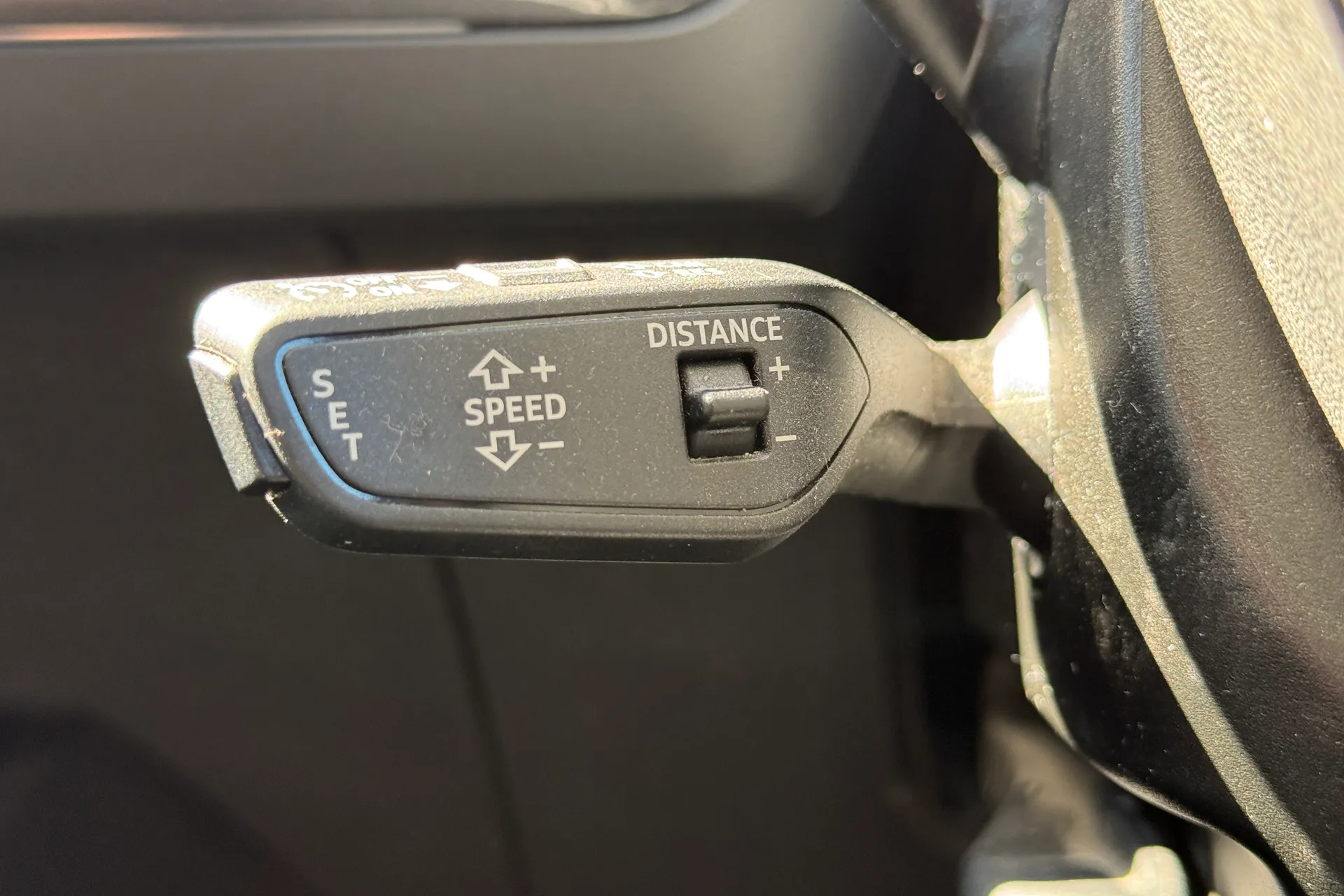 Audi Q4 thumbnail image number 12