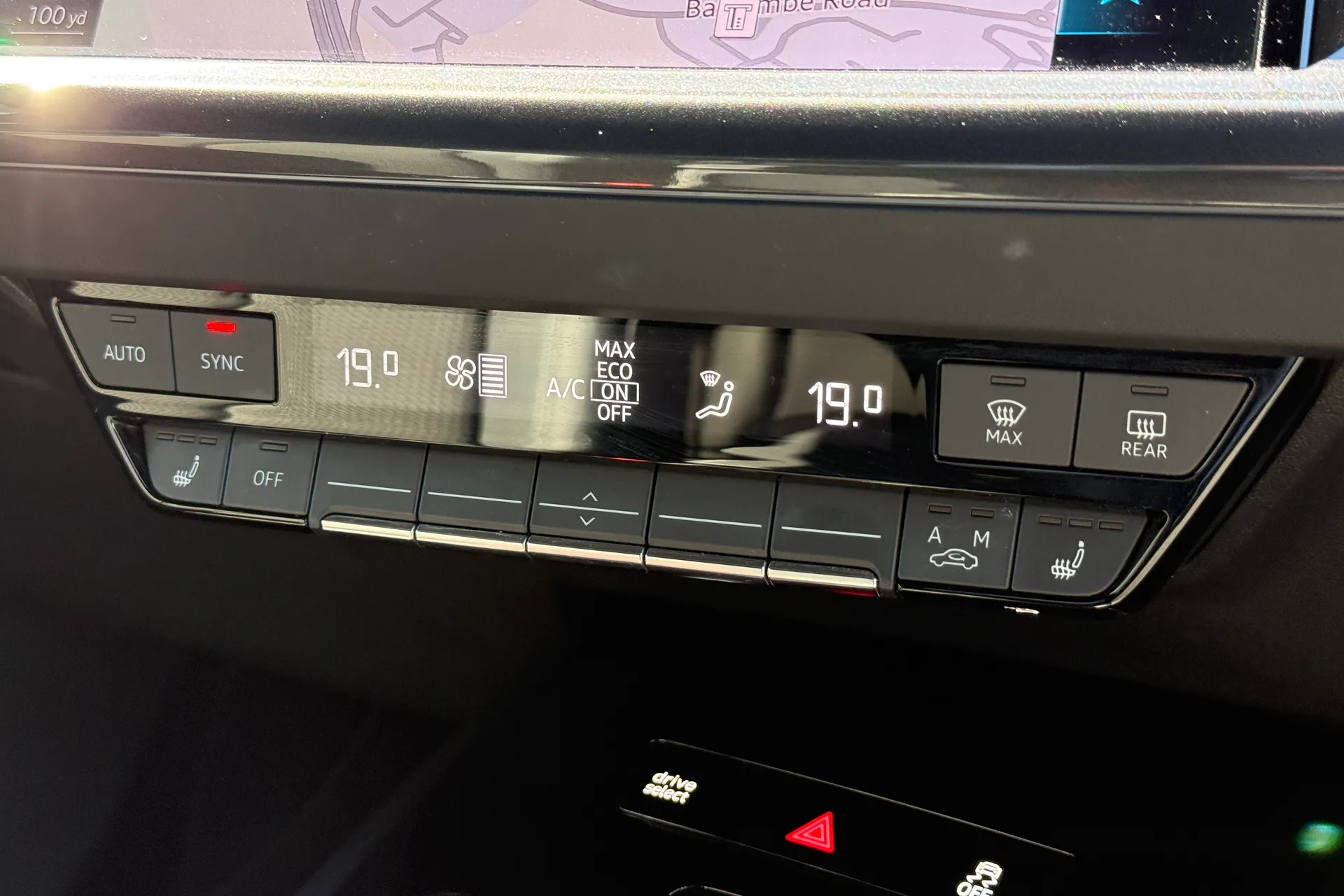 Audi Q4 thumbnail image number 24