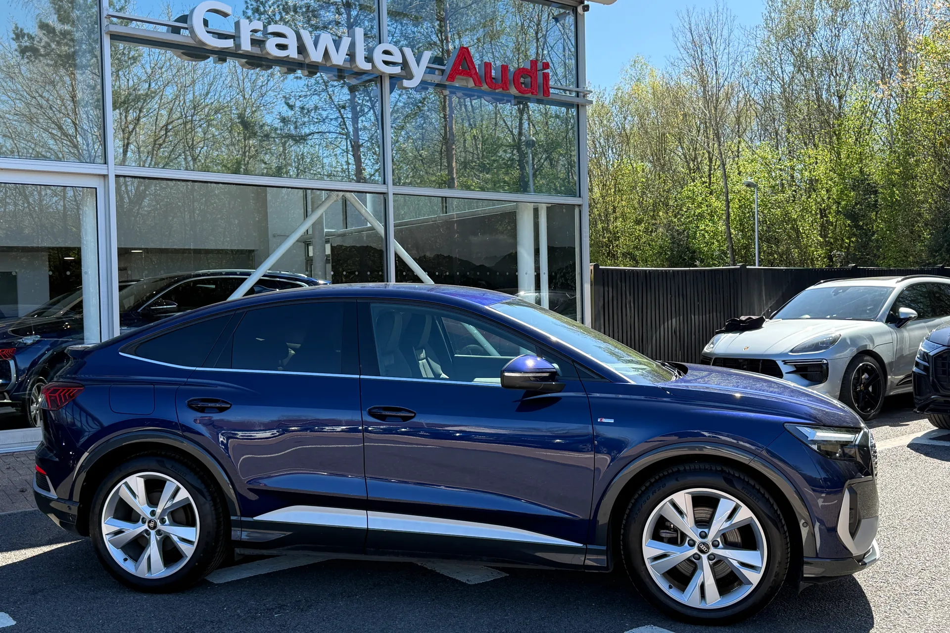 Audi Q4 thumbnail image number 2